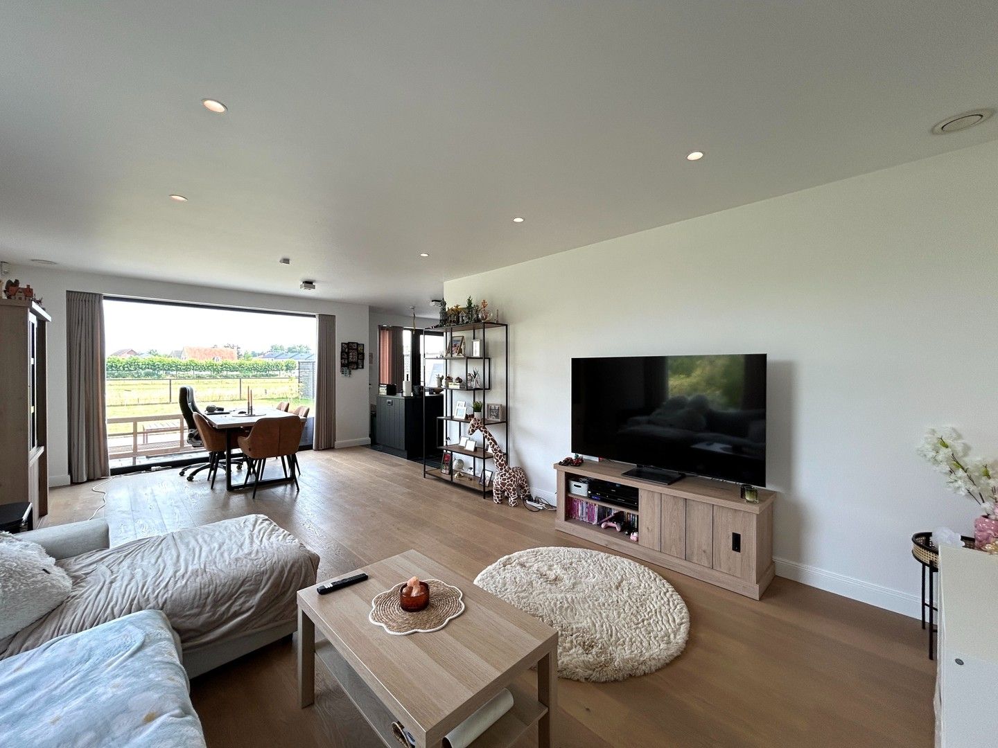 Prachtige HOB met 3 slaapkamers & zuidgerichte tuin te Meulebeke! foto 3