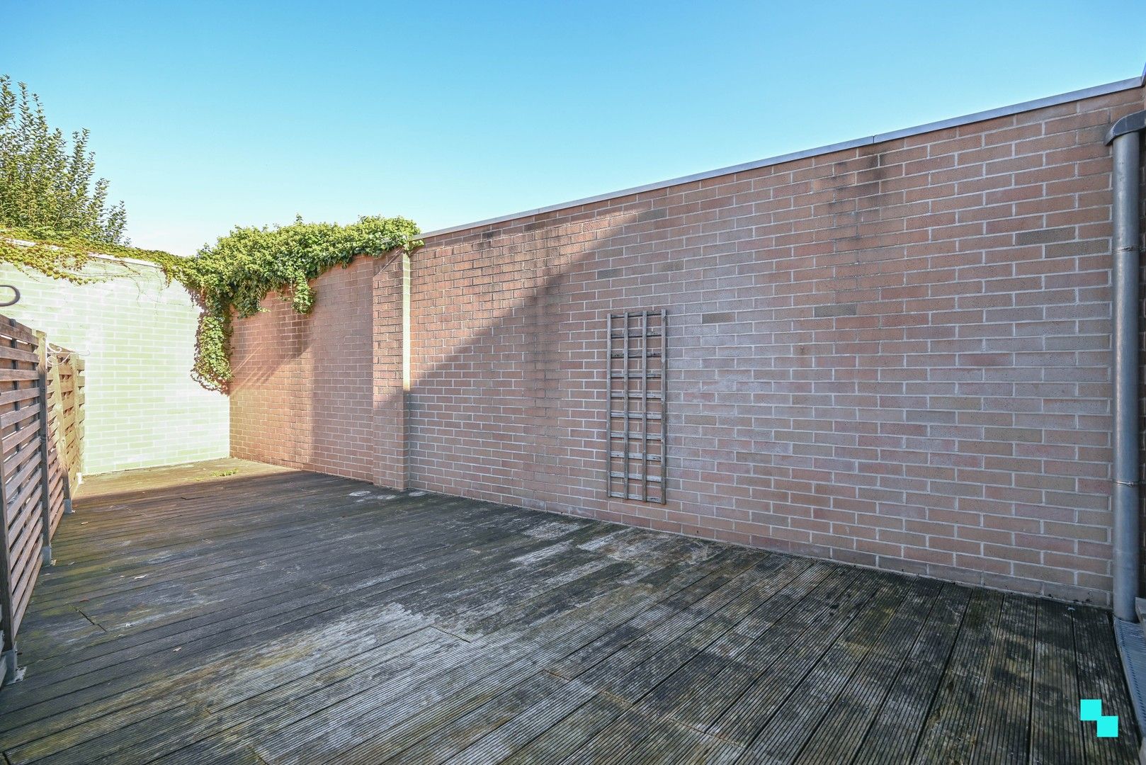 Goed onderhouden woning in het centrum van Oostrozebeke! foto 8