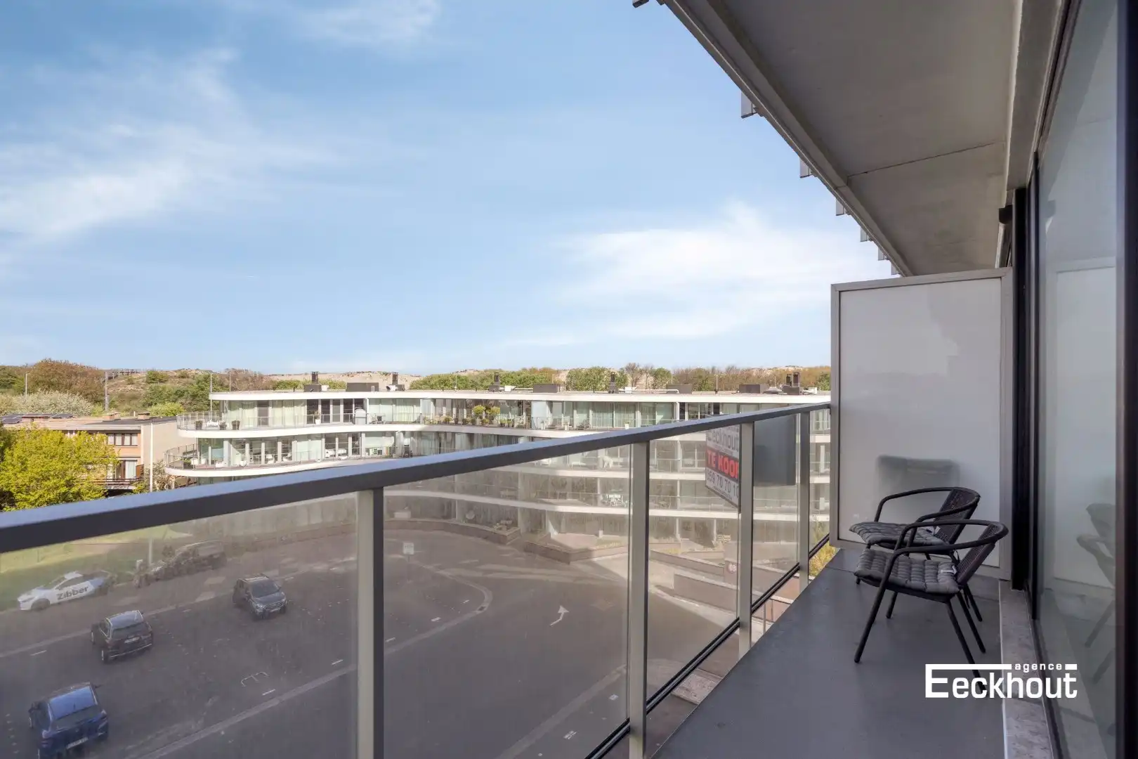 Appartement met terras en open zicht in Bredene, met autostaanplaats foto 3