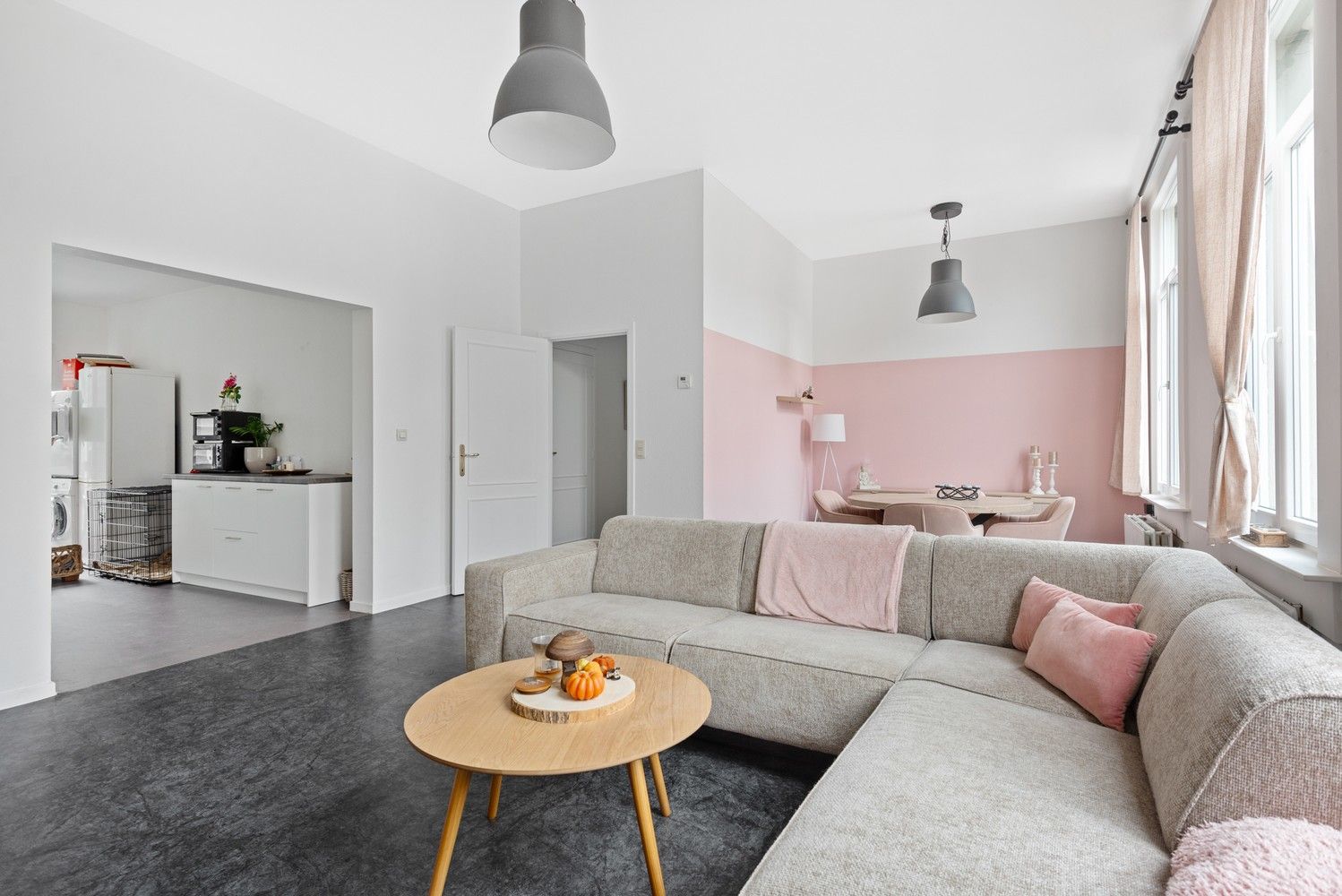 Opbrengsteigendom (praktijk + 2 appartementen) in Wijnegem centrum te koop! foto 5