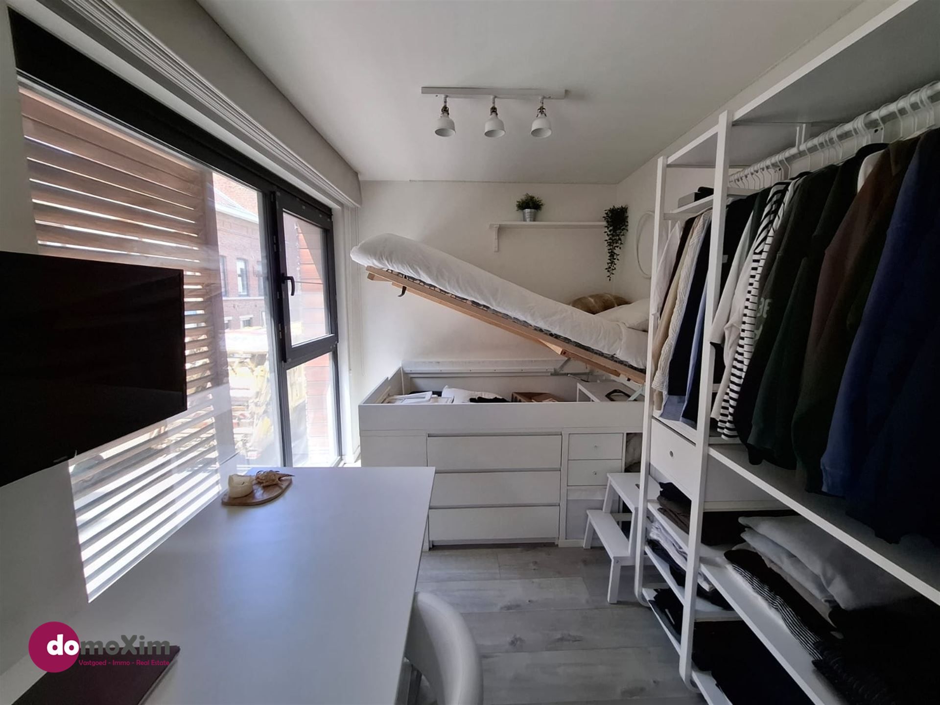 Gemeubelde studio mét airco in het bruisende hart van Leuven! foto 15