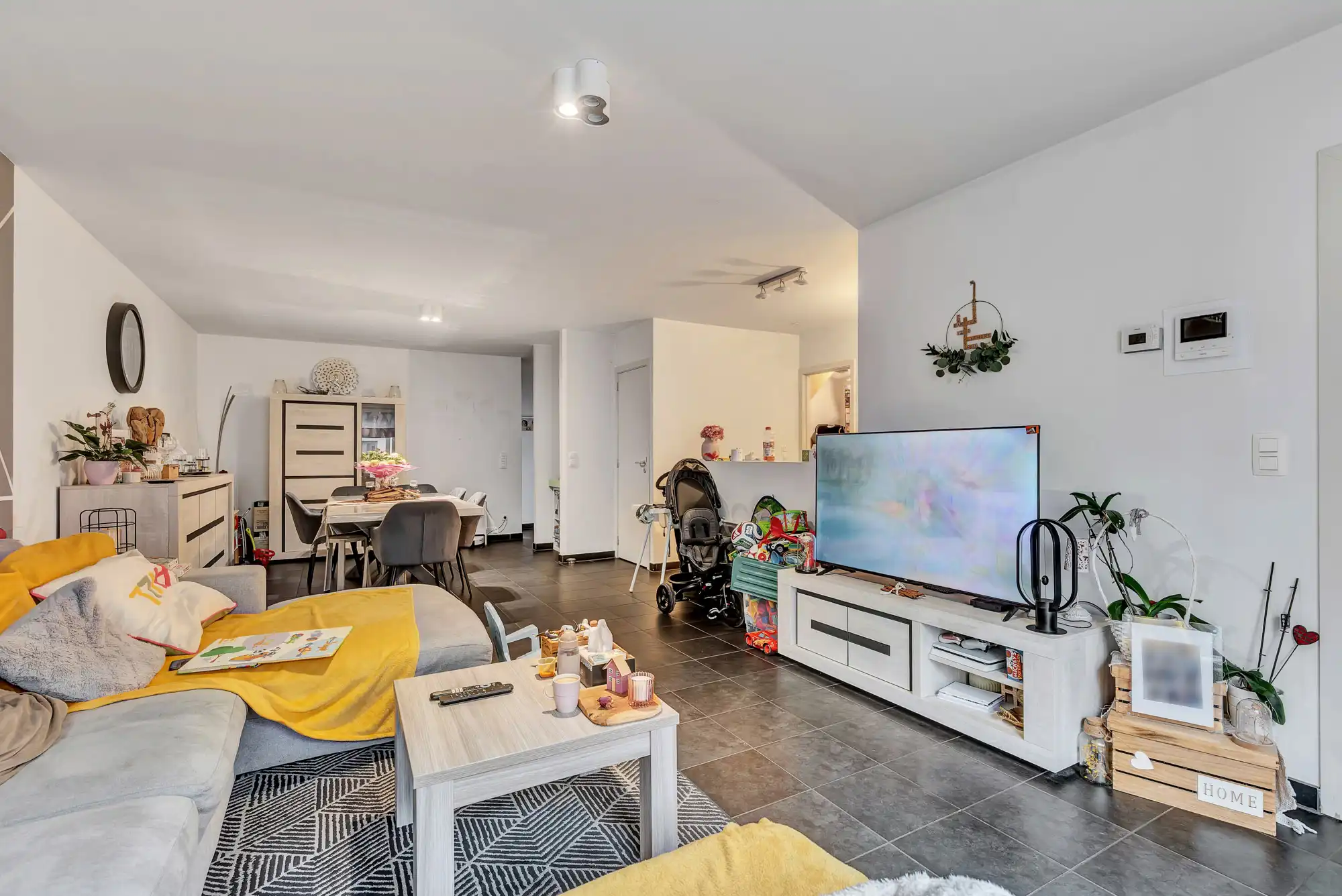 Ruim duplex-appartement met 5 slpks in Sint-Pieters-Leeuw foto 4