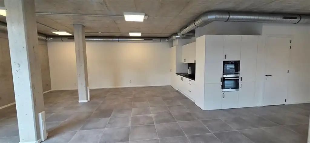 Zeer mooie handelsruimte/kantoor op fantastische locatie foto 4