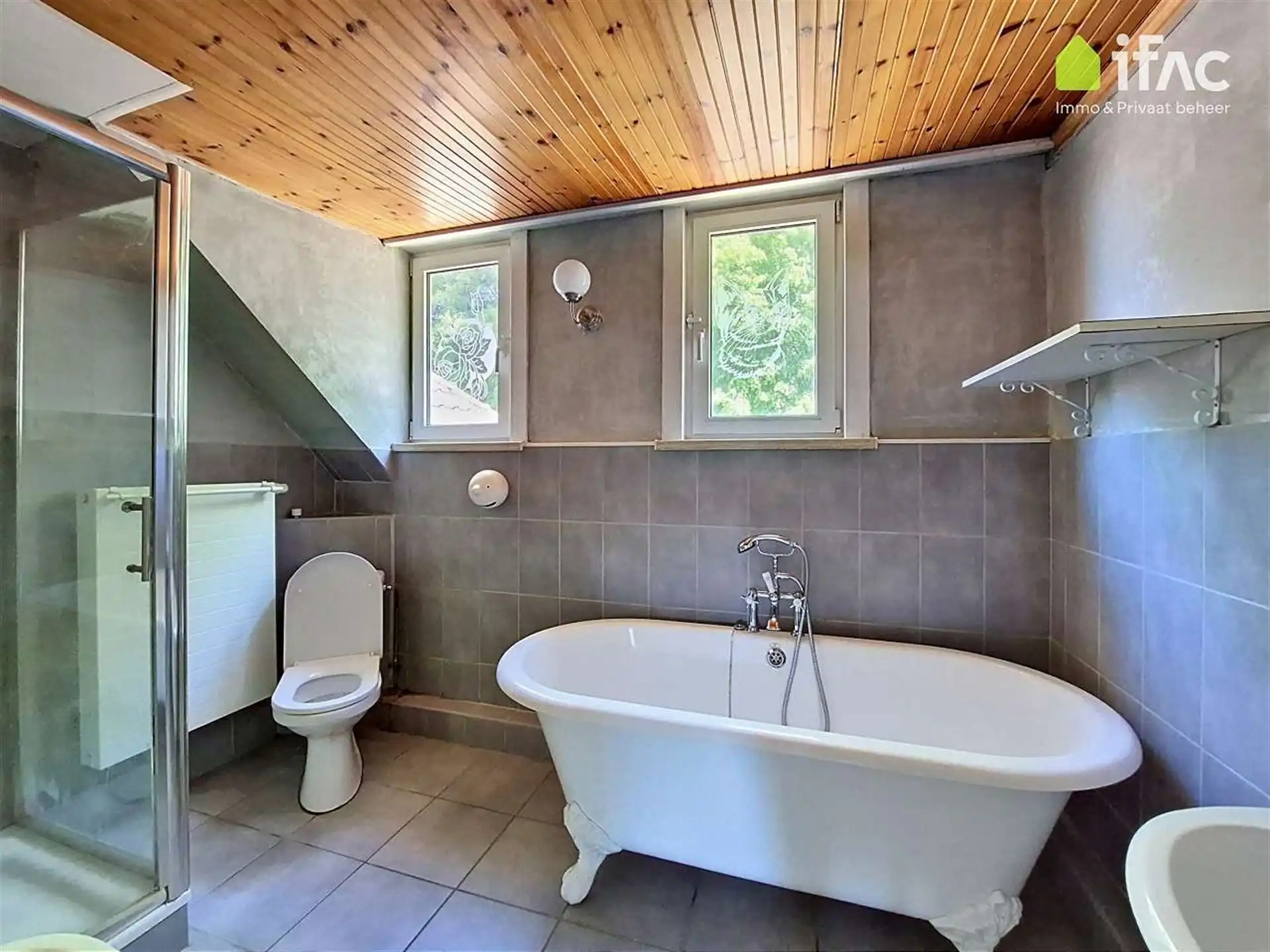 Prachtige te renoveren villa met ZW-gerichte tuin  foto 21