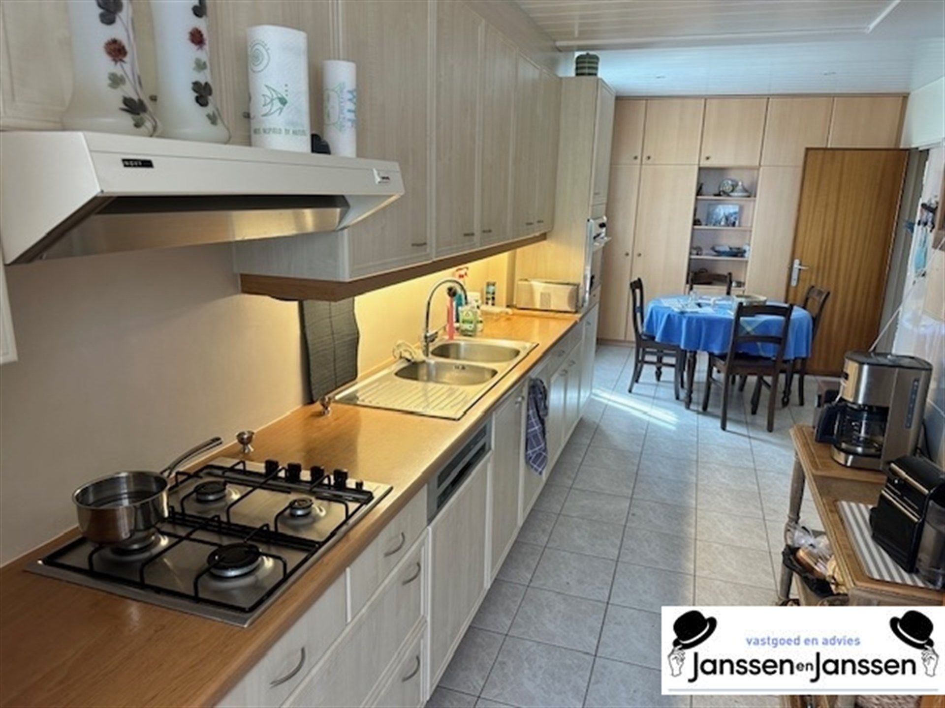 prachtig appartement in Wilrijk, een verborgen parel in de stad! foto 6