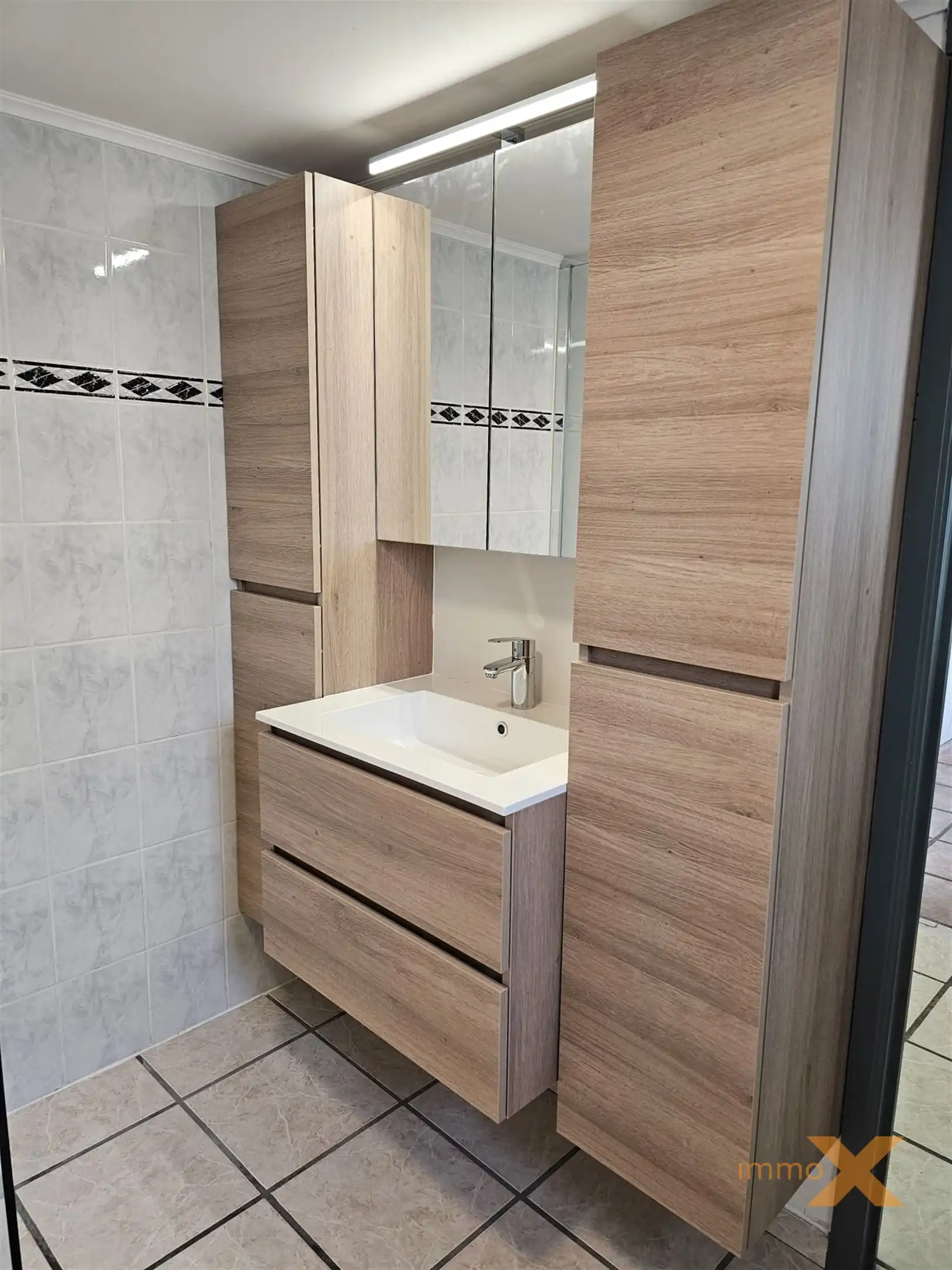 GEZELLIGE DORPSWONING MET TUINTJE foto 14
