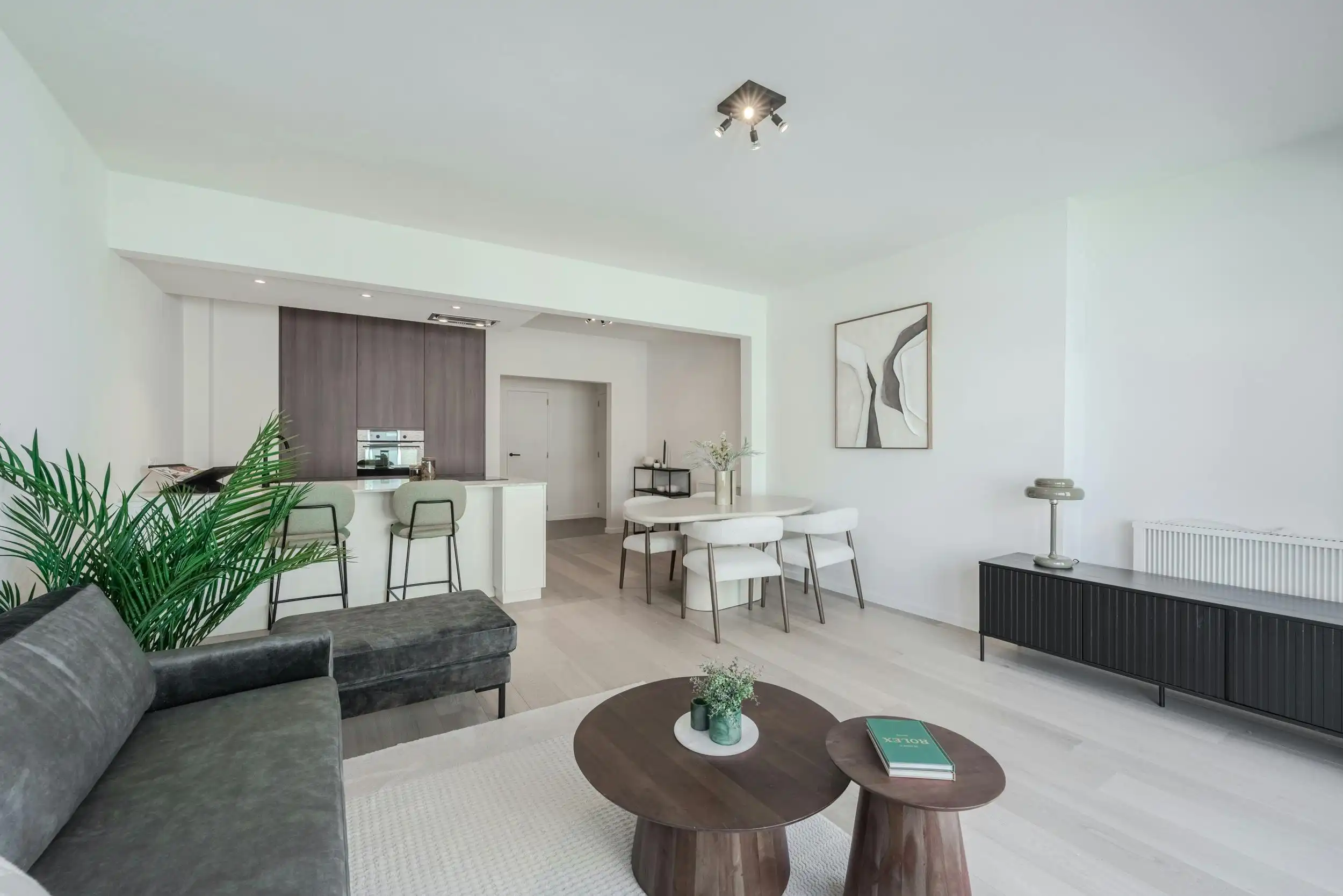 Gerenoveerd appartement te koop met zijdelings zeezicht! foto 10
