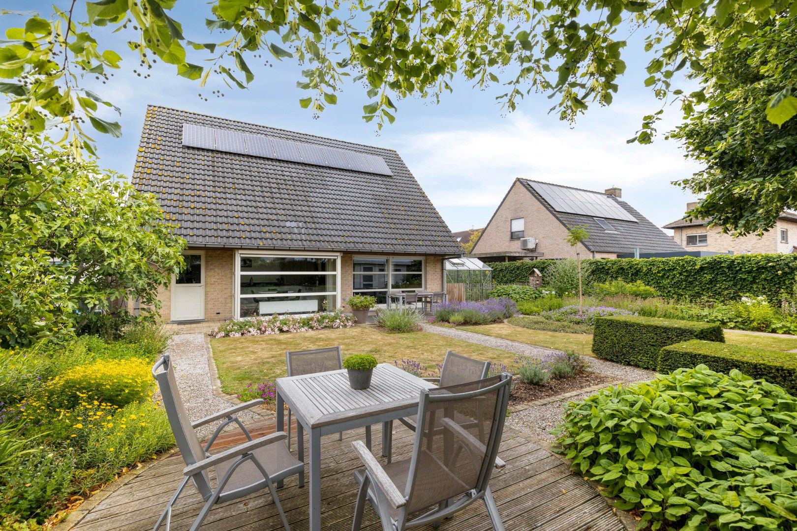 Prachtige, uiterst verzorgde villa met 3 slaapkamers en garage! foto 24