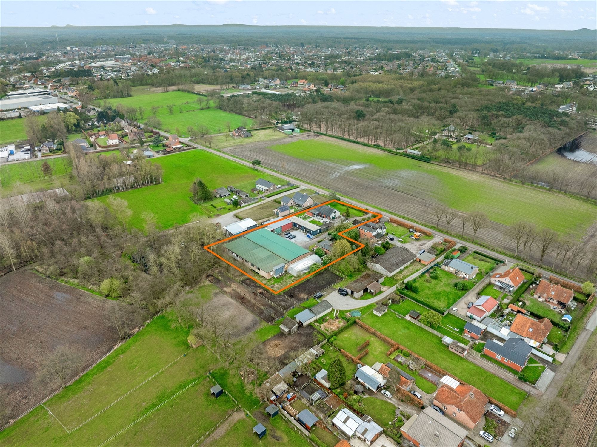 KNAP GERENOVEERDE WONING MET BIJHORENDE GARAGE, WERKHUIS, RUIM MAGAZIJN EN APART VERHUURDE EXTRA WONING OP EEN PERCEEL VAN 59A79 TE LEOPOLDSBURG foto 30