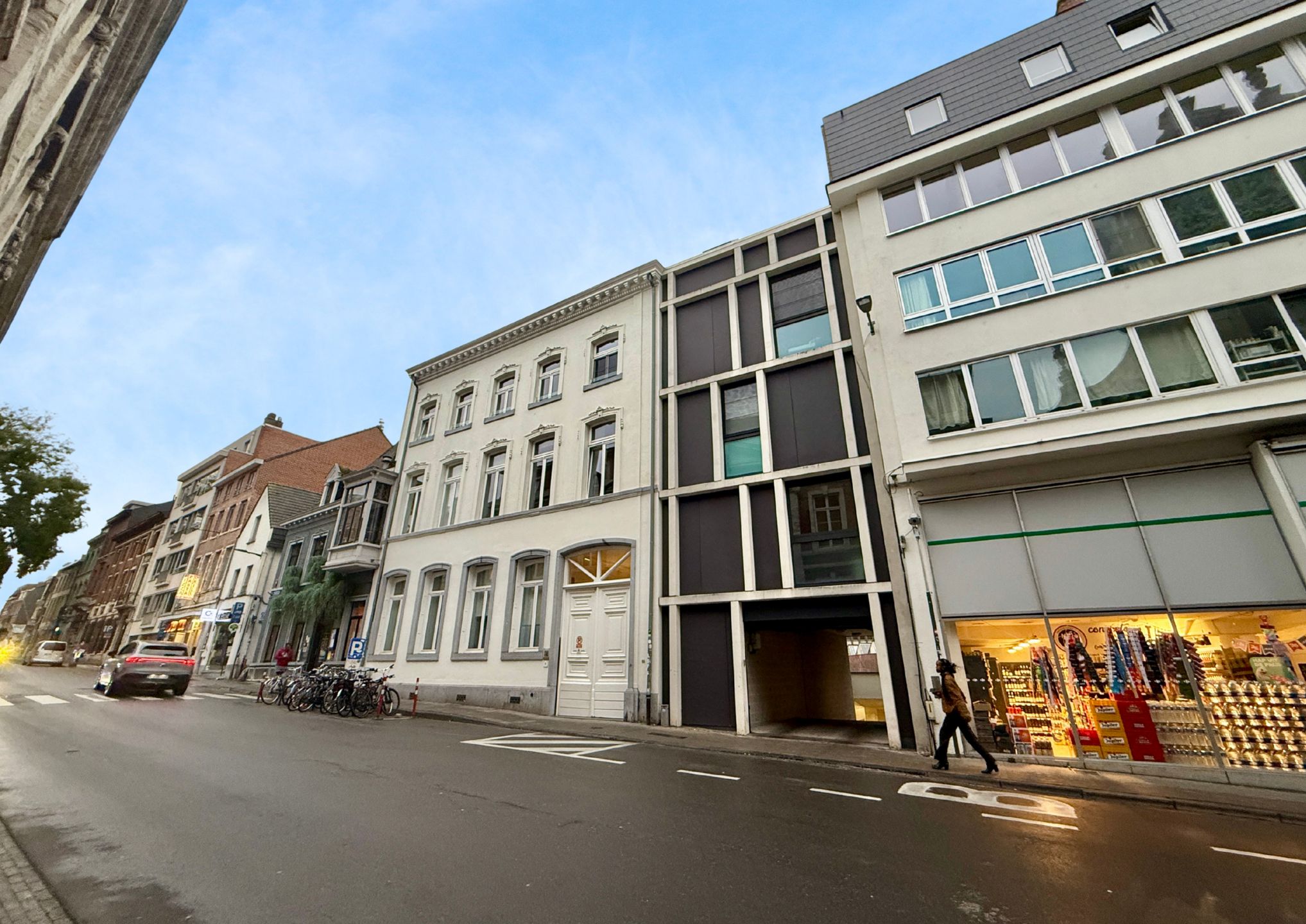 Vernieuwde studio met parking in centrum Leuven foto {{pictureIndex}}