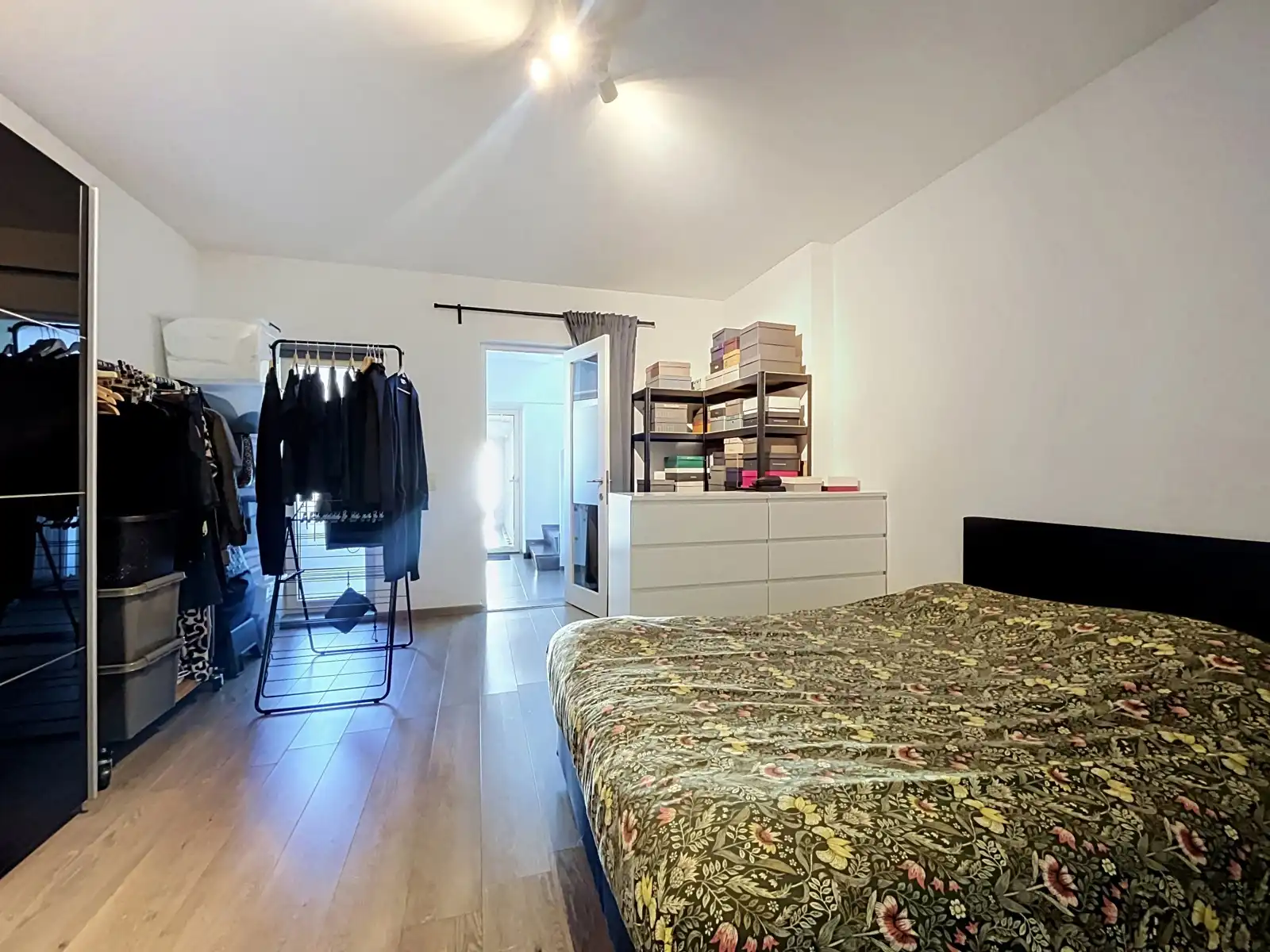 Instapklaar duplexappartement met ruim terras en parking! foto 16