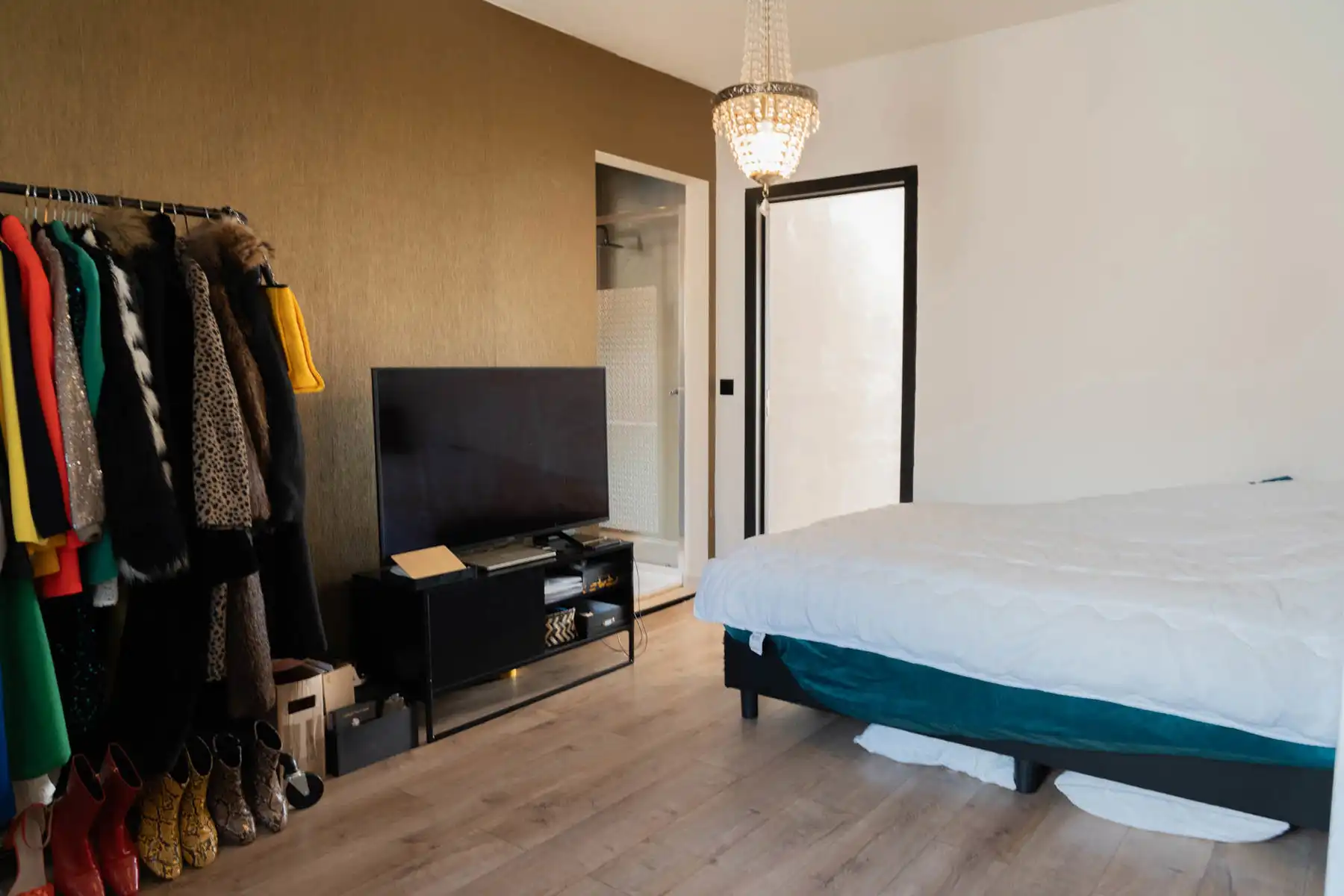 Instapklaar 1-slaapkamerappartement met terras in Deurne foto 9