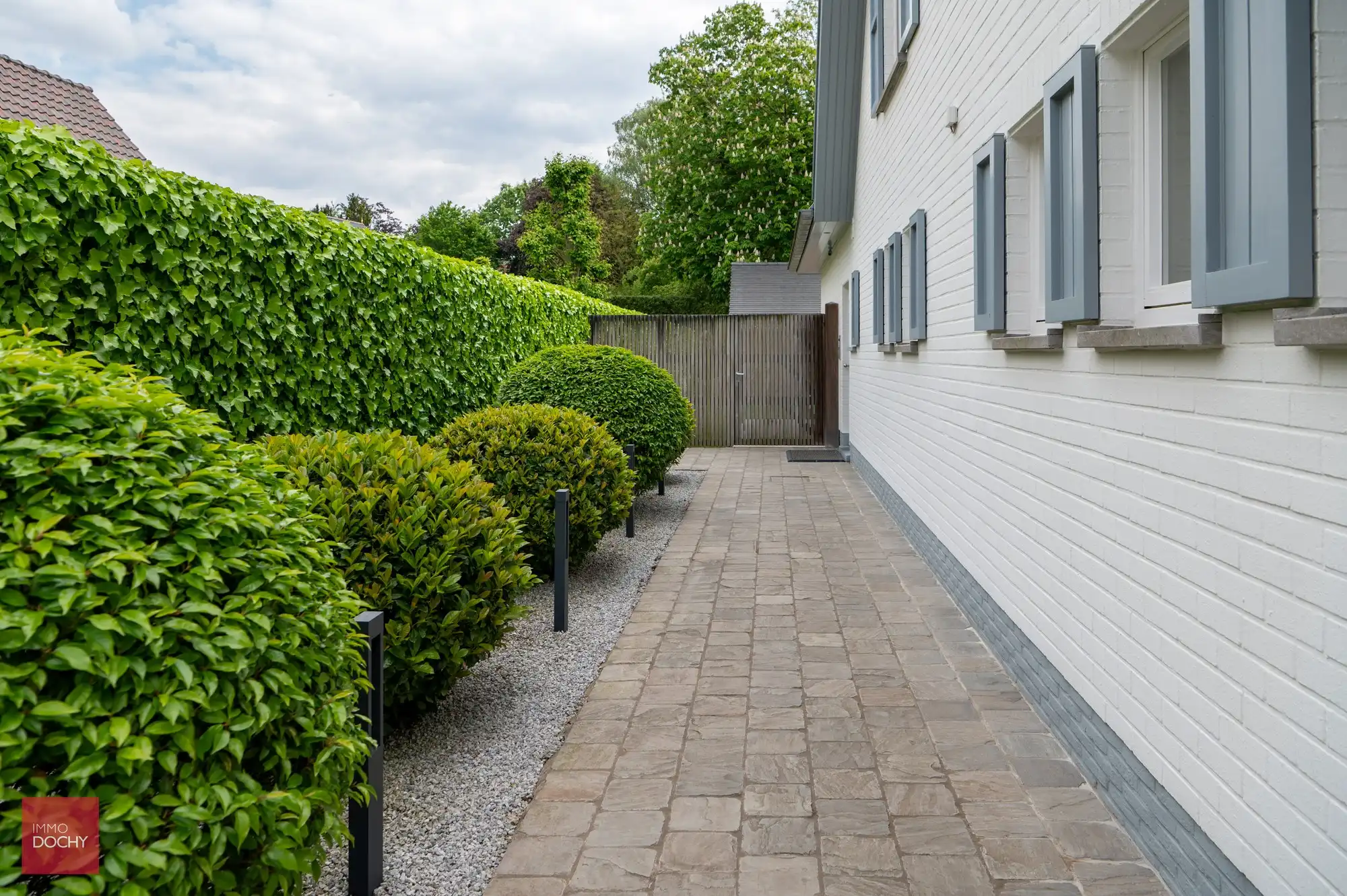 Centraal gelegen recente LUXE - VILLA met praktijkruimte in groene omgeving | Hernieuwenstraat foto 16
