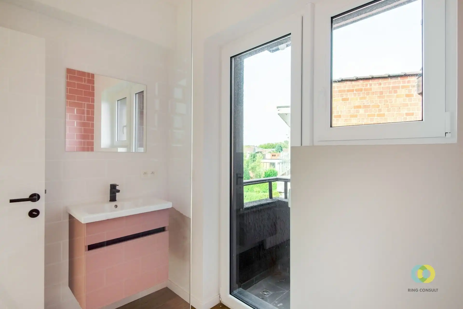 Modern vernieuwd 1-slpk appartement foto 6