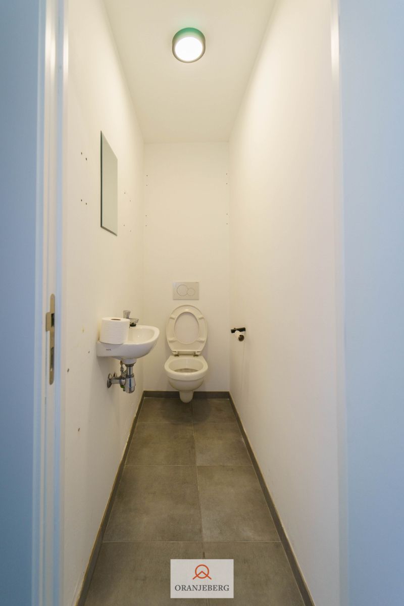 Handelsgelijkvloers te huur in Gent foto 20