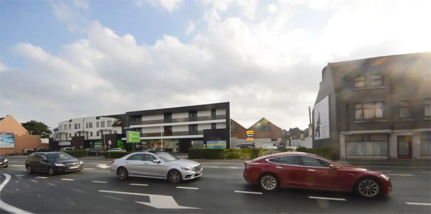 MULTIFUNCTIONEEL COMMERCIEEL GEBOUW INCL. PARKING foto 8