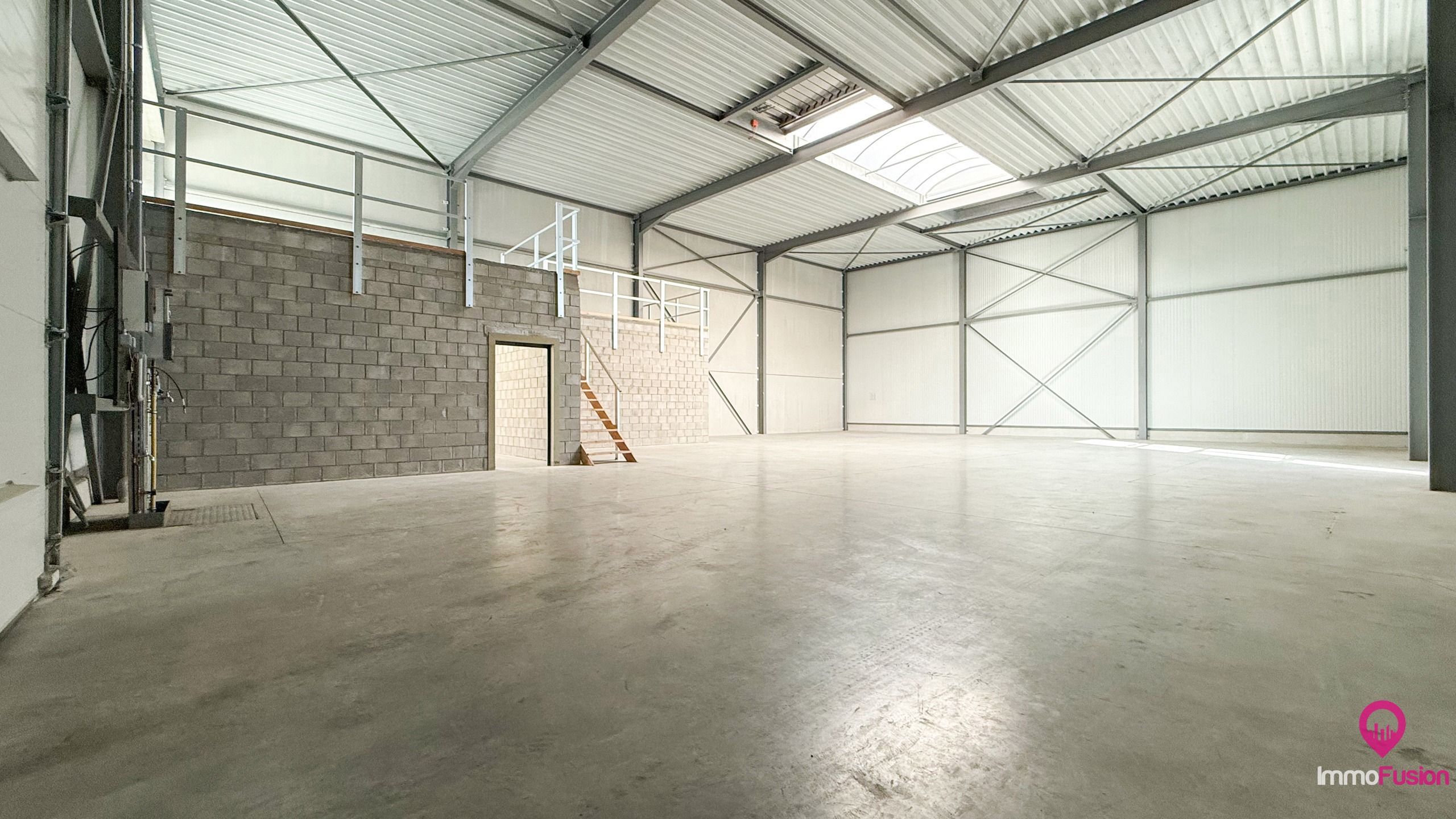 Instapklaar magazijn van 440m² op een uitstekende locatie! foto 30