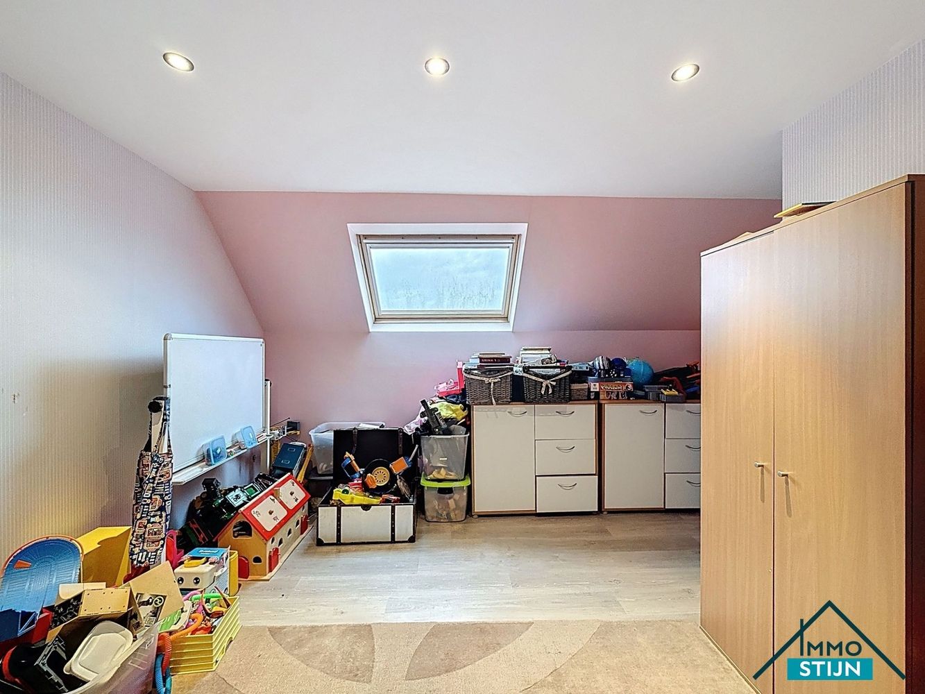 Gezinswoning met 4 slaapkamers in rustige doodlopende straat foto 17