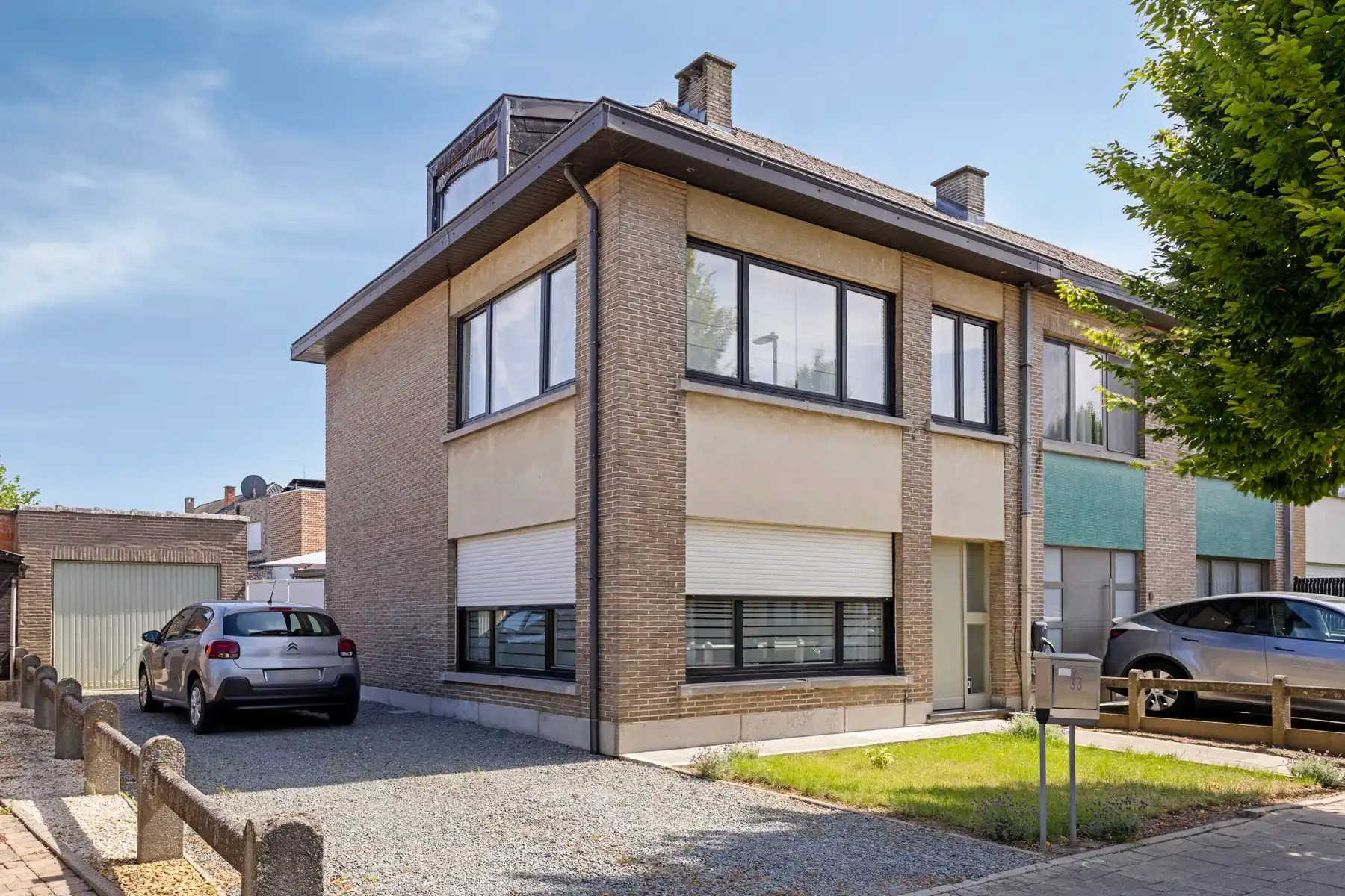 Hoofdfoto van de publicatie: Opbrengsteigendom met 2 wooneenheden