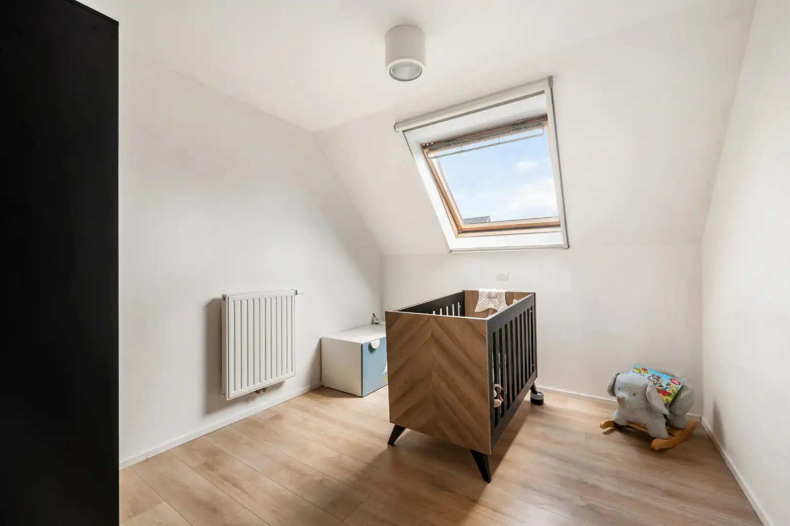 Instapklare woning met 3 slaapkamers, oprit voor 2 wagens en garage op rustige locatie in Beselare foto 15