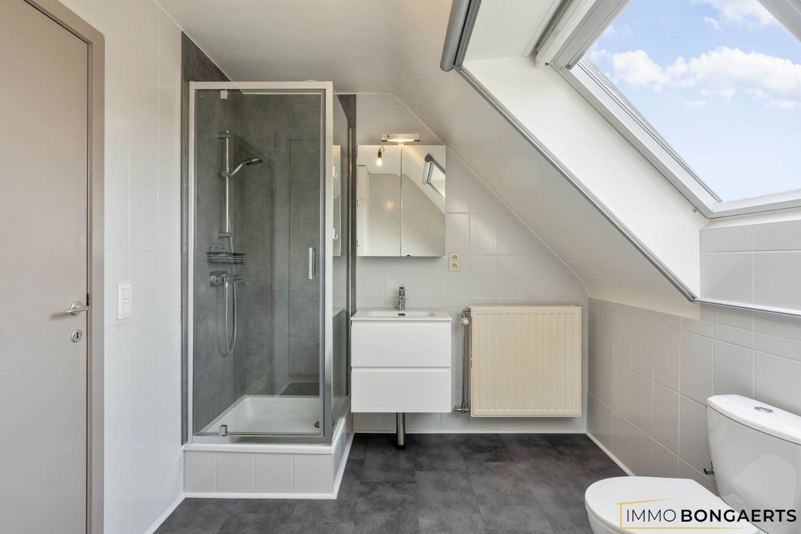 Ruime woning met 3 slaapkamers  foto 17