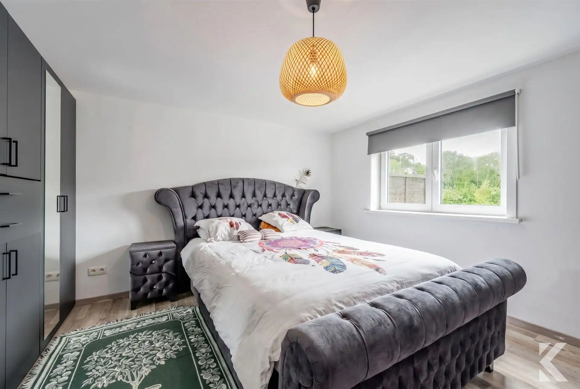 Volledig gerenoveerde woning met 4 slaapkamers en tuin. foto 10