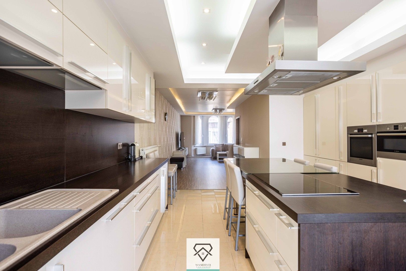 Ruim handelshuis met duplexappartement en twee handelsruimtes te koop foto 21