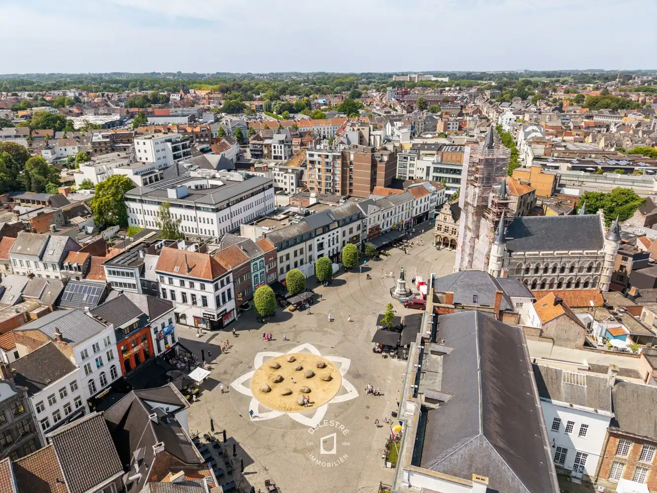Stijlvolle quasi-nieuwbouw met panoramisch zicht op de Grote Markt – verkoop onder registratierechten foto 17