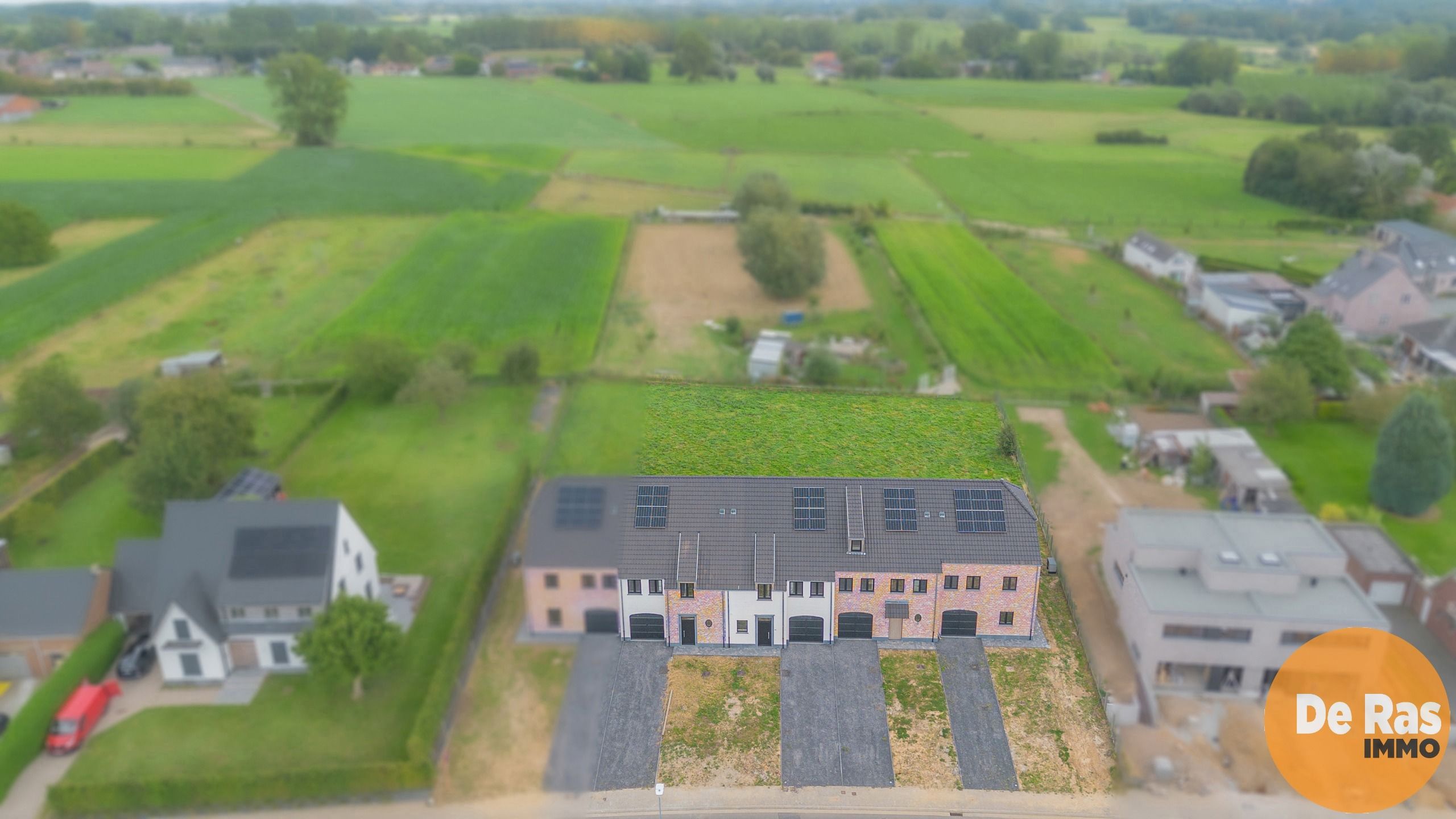 SINT-ANTELINKS- Mooie pastorijwoning in een rustige omgeving foto 4