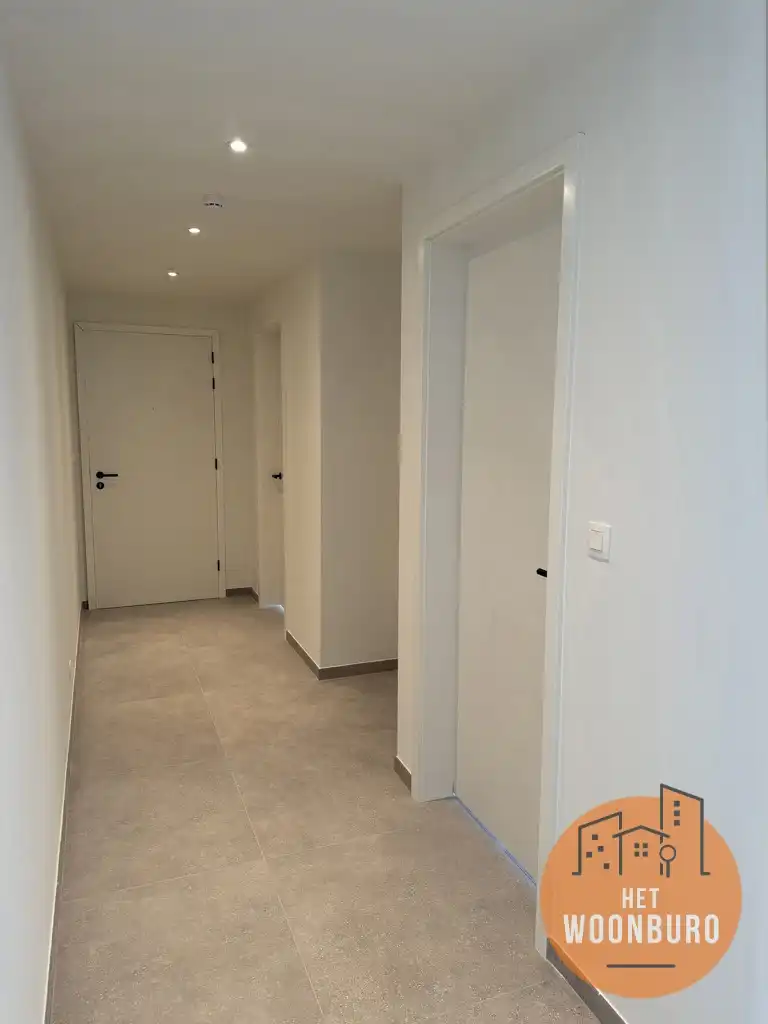 Nieuwbouw appartement met 2 slpks, terras en autostaanplaats foto 10