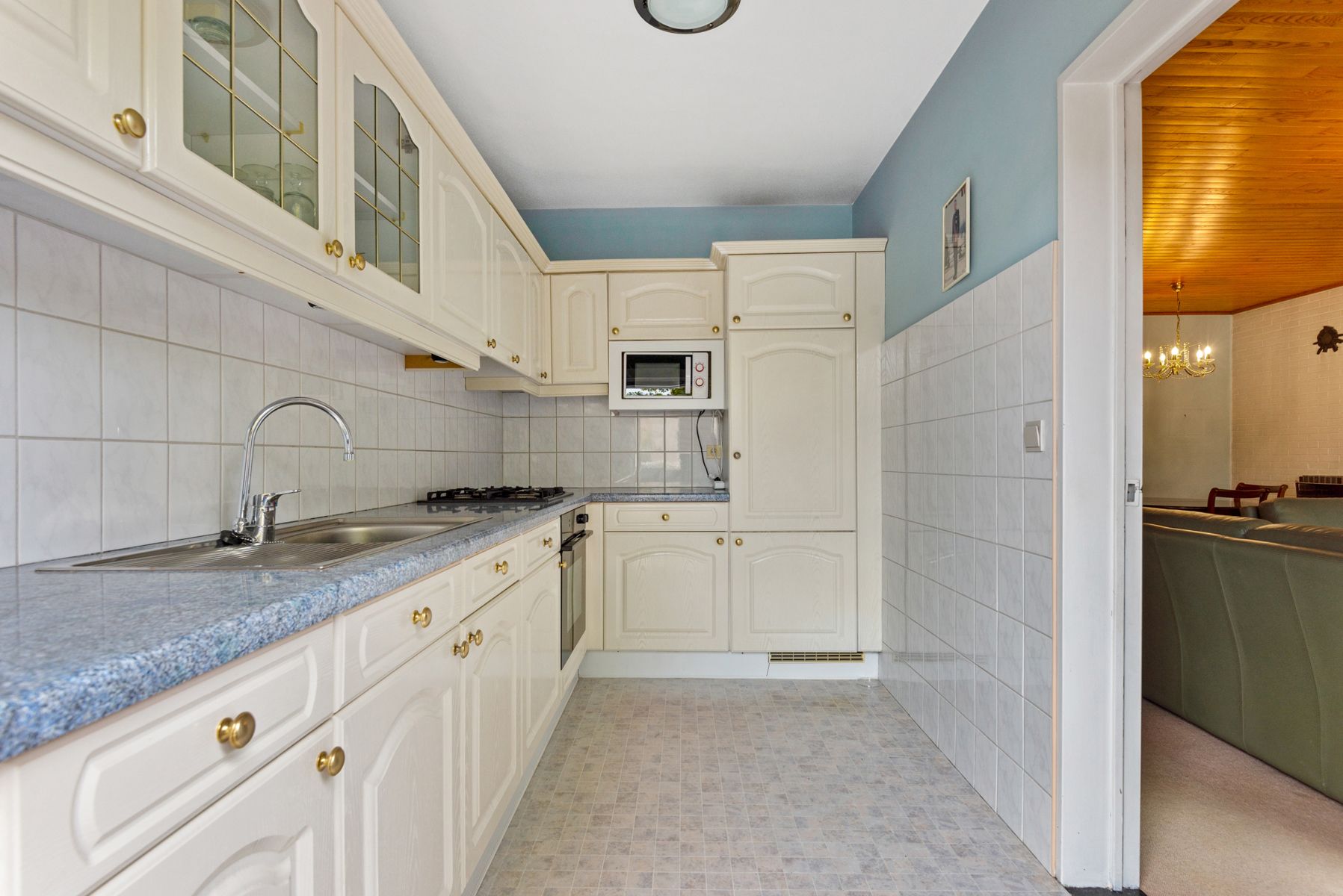 Rust, ruimte en karakter in Mortsel: groot app & garagebox foto 5