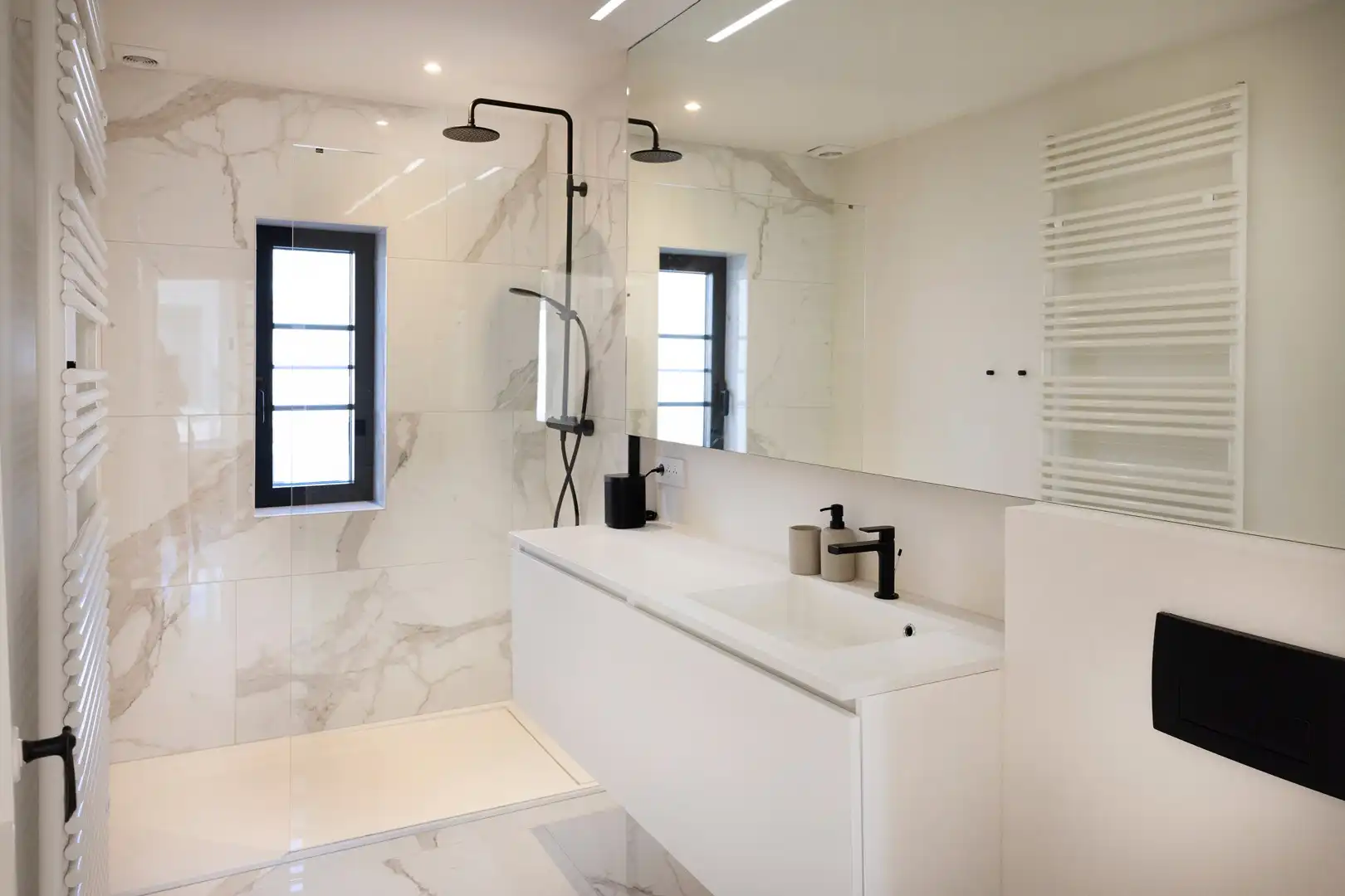 Karaktervolle stadswoning met tuin én garage. foto 10