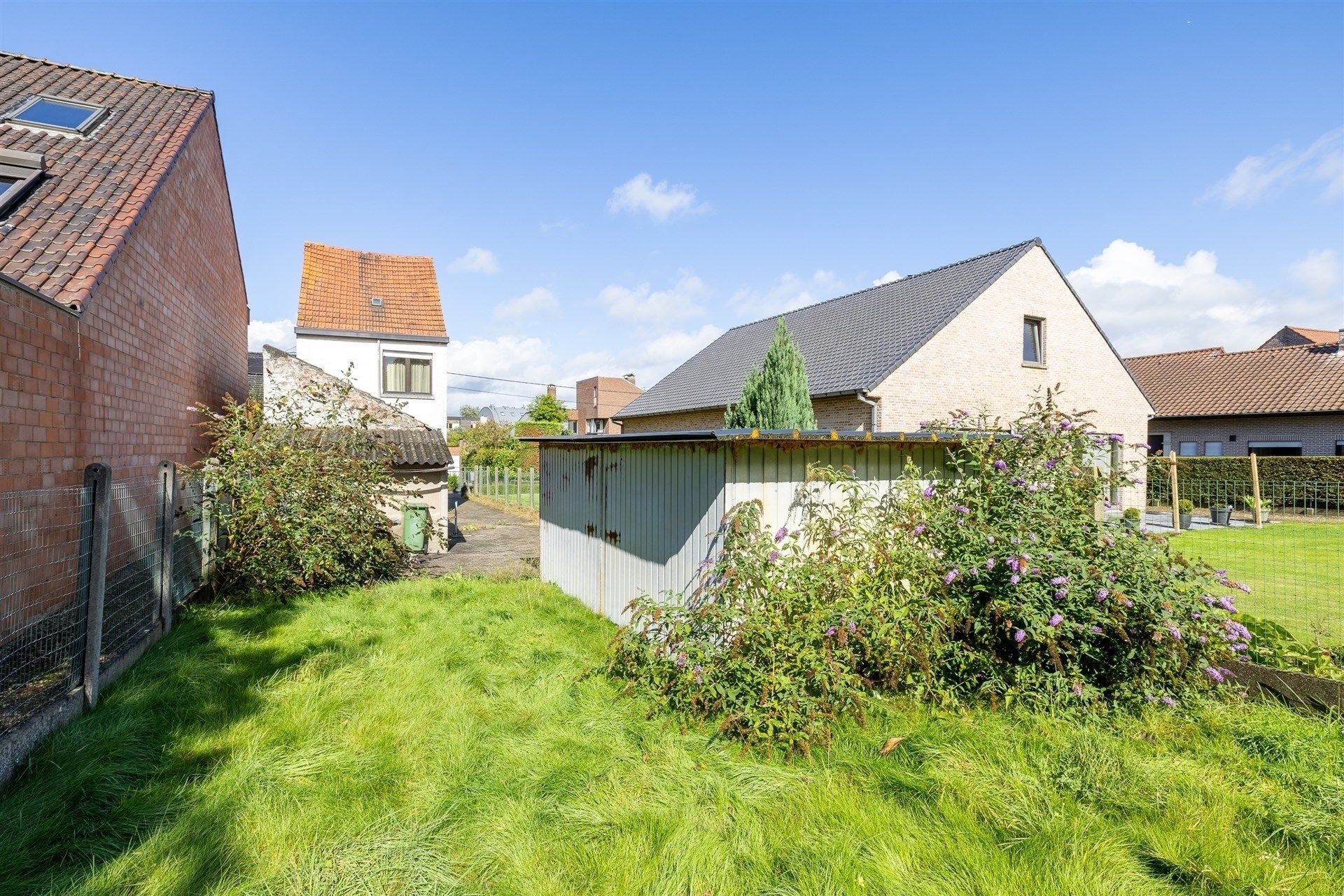 Te renoveren woning met tuin foto 15
