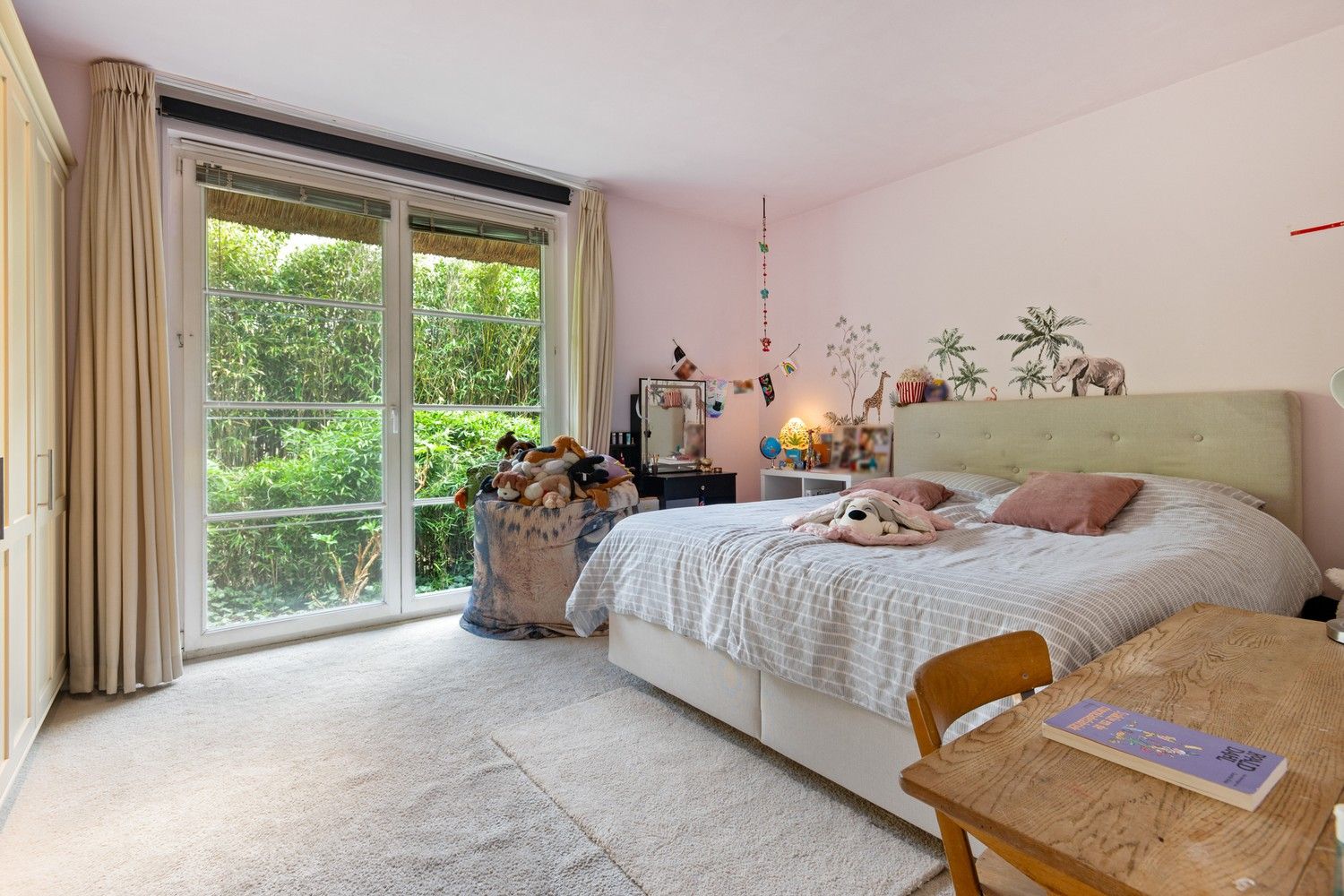 Architecturale rietgedekte villa op 5.717 m² grond foto 20