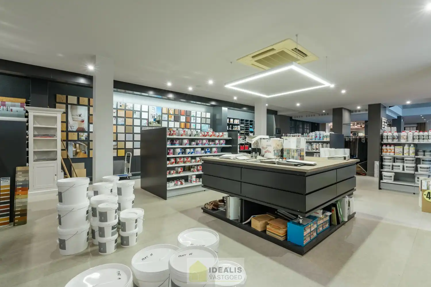 INSTAPKLARE HANDELSRUIMTE VAN MAAR LIEFST +- 410M² MET RIANTE WONING OP SCHITTERENDE COMMERCIËLE ZICHTLOCATIE!! foto 8