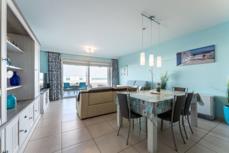 APPARTEMENT OP DE ZEEDIJK IN RECENT GEBOUW foto 2
