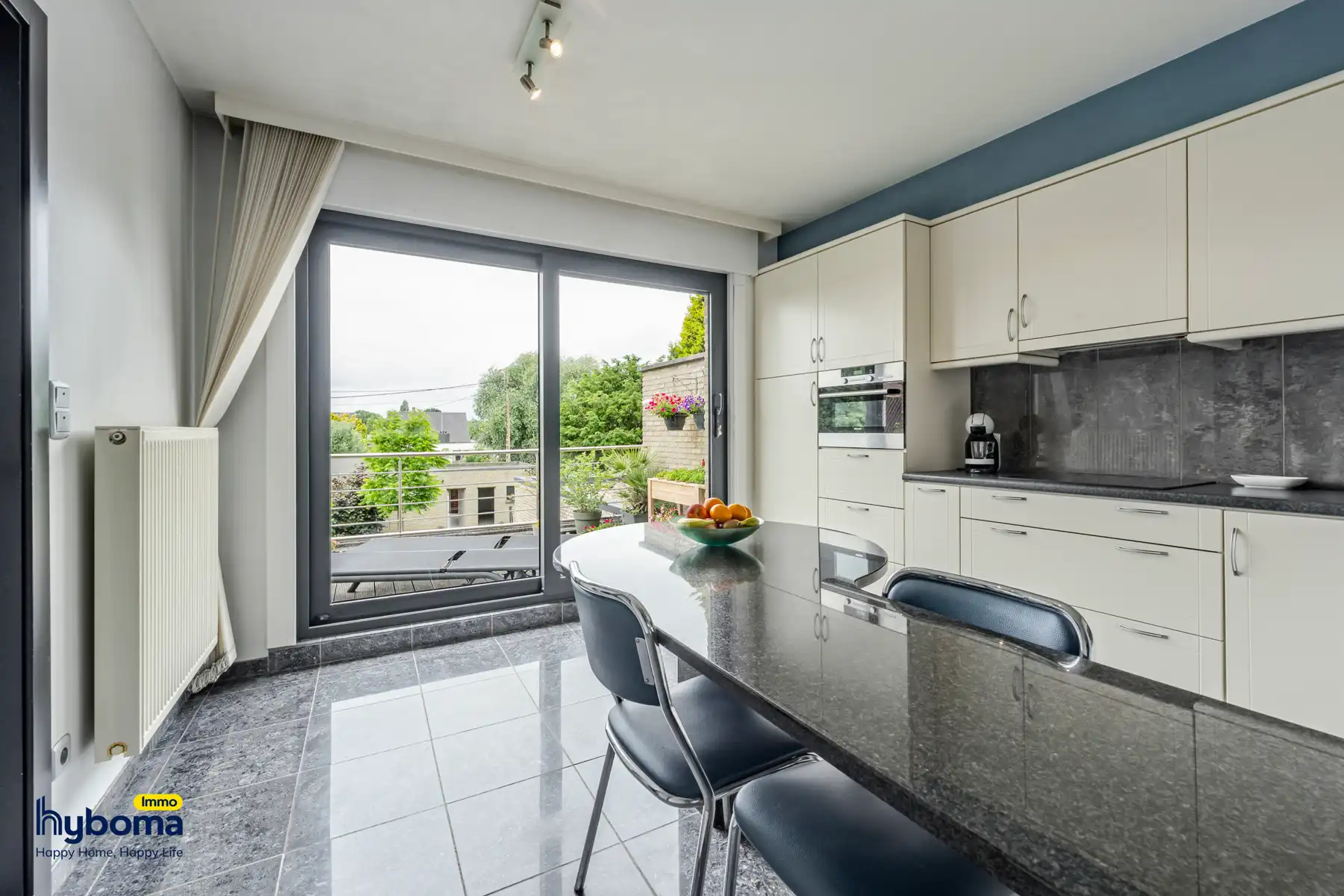 Instapklare woning met handelsruimte in centrum Kortemark foto 5