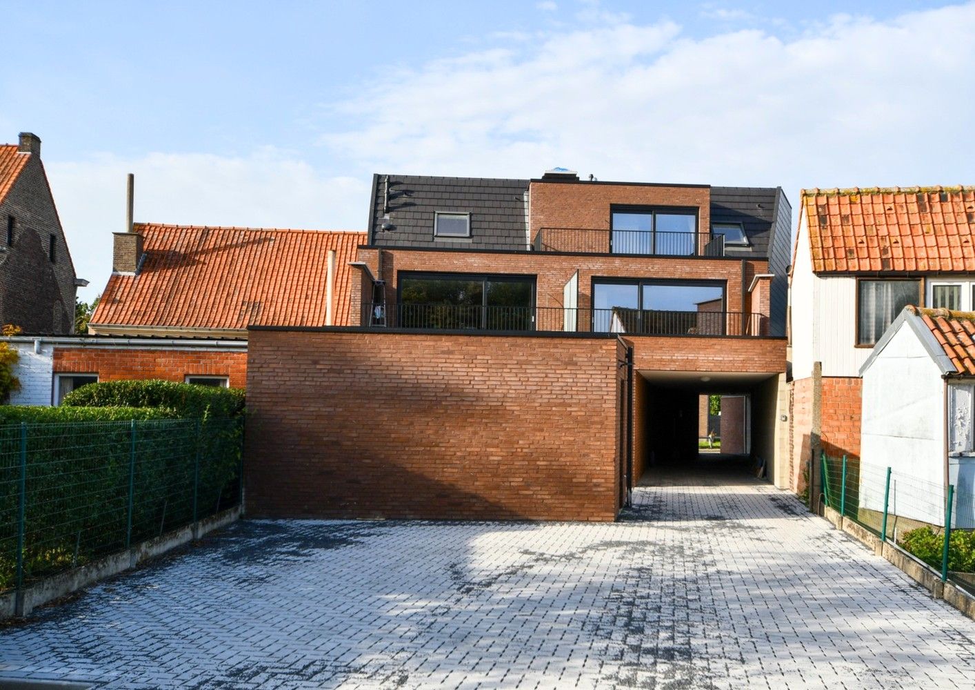 Nieuwbouwappartement met 3 slaapkamers en zon georiënteerd terras in hartje Lembeke foto 11