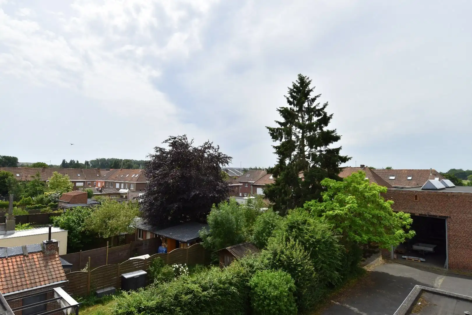 Interessante opbrengsteigendom (204m² kantoor + 3 appartementen + garages/parkings + 295m² loods) op toplocatie in Bissegem foto 17