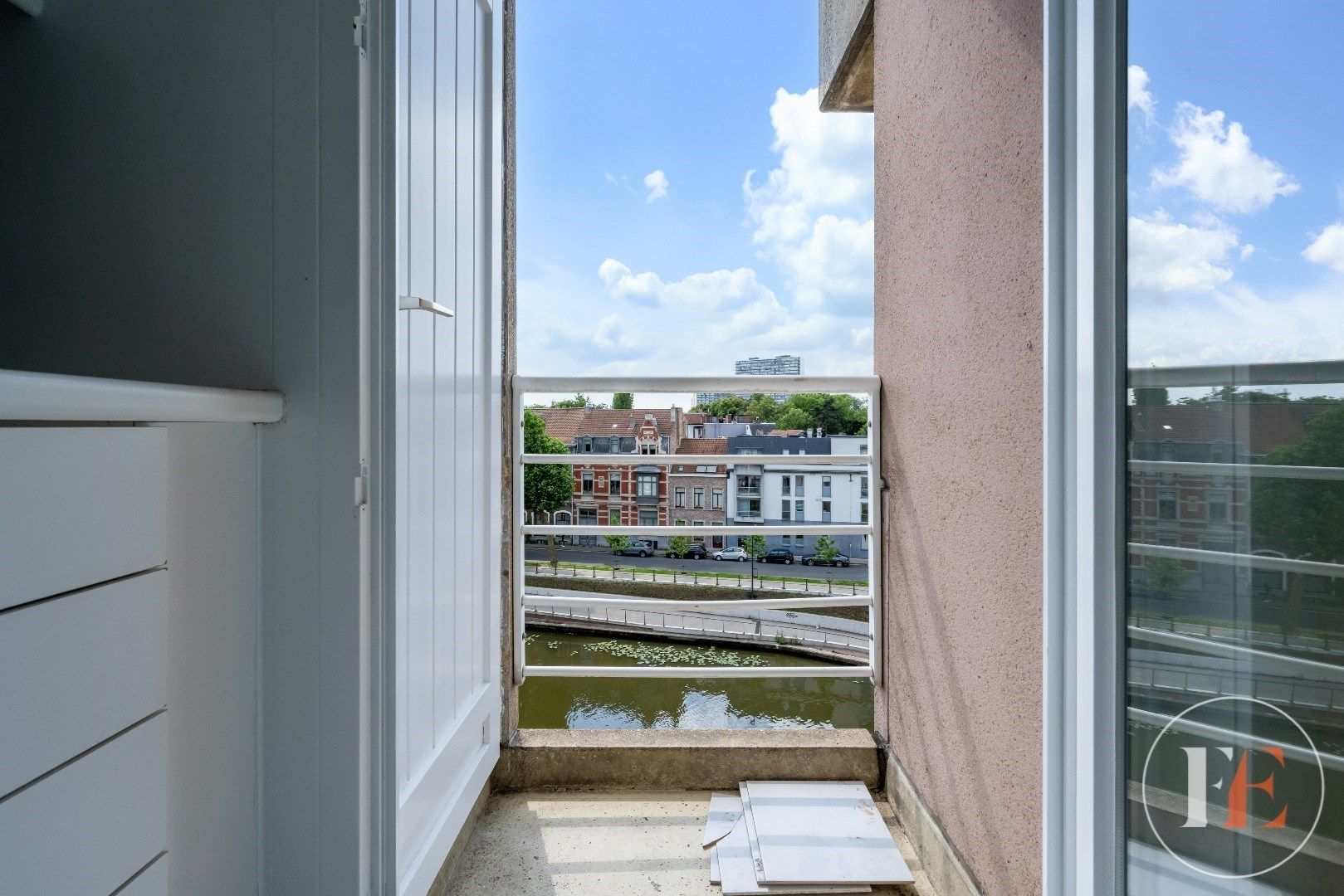 Lichtrijk appartement met 2 slaapkamers . foto 6