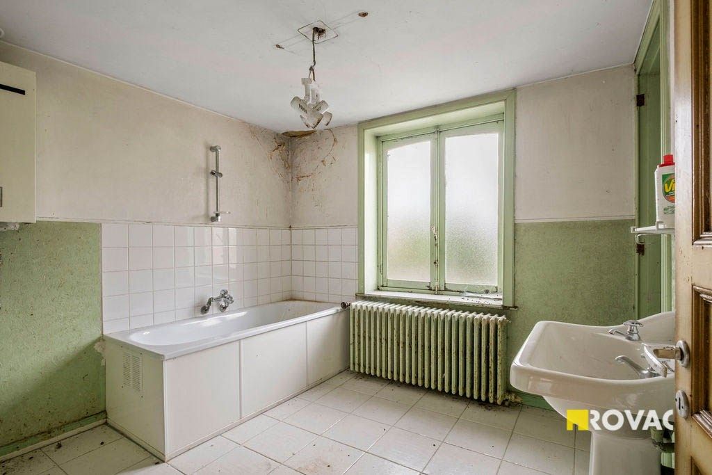 Te renoveren handelspand met woonst in hartje Izegem foto 26