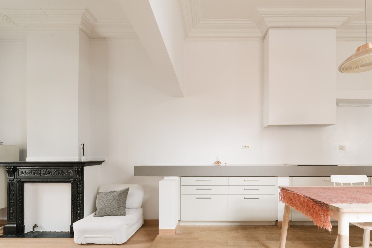 Wonen in een beschermd monument van Jos Bascourt uit 1894 is wonen in een uniek stuk Zurenborg, zonder renovatieplicht foto 6