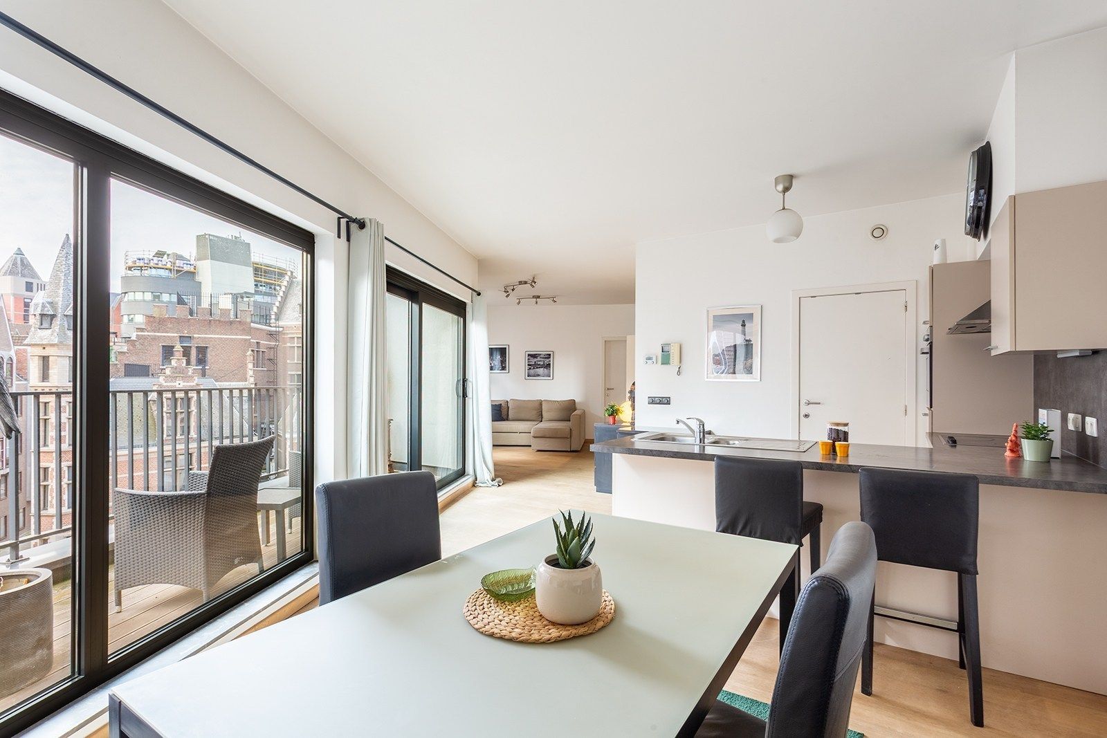 Gemeubeld luxe appartement op top locatie foto 11