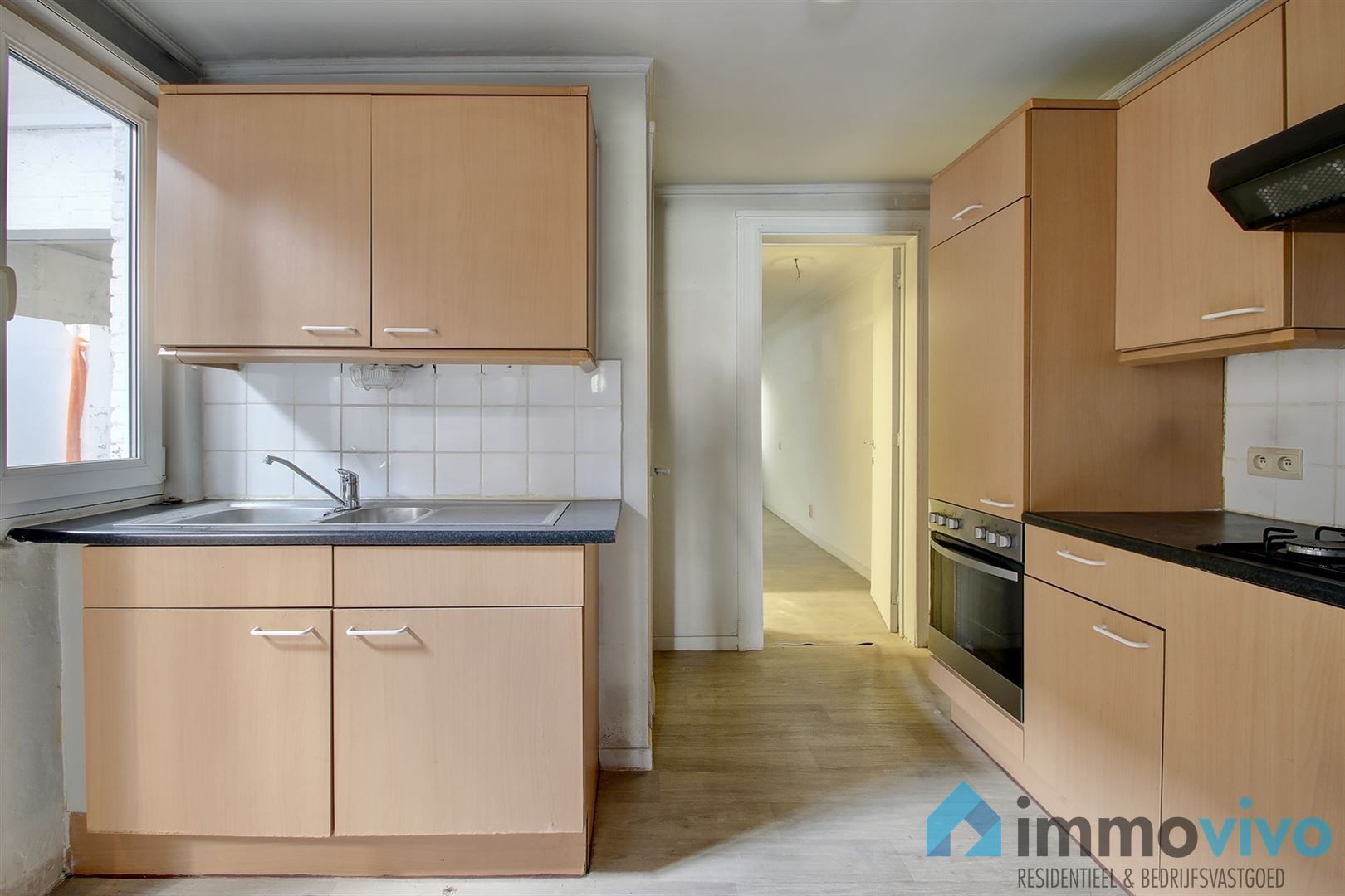 Appartement met binnenplaats en kantoor of tweede appartement met tuin. foto 4