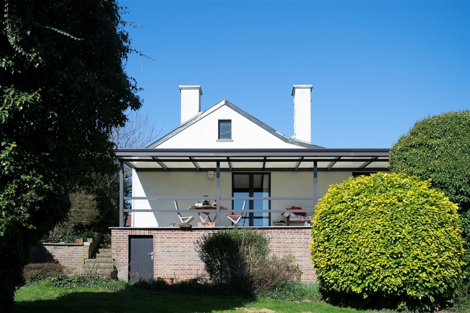 Bungalow met grote tuin foto 8