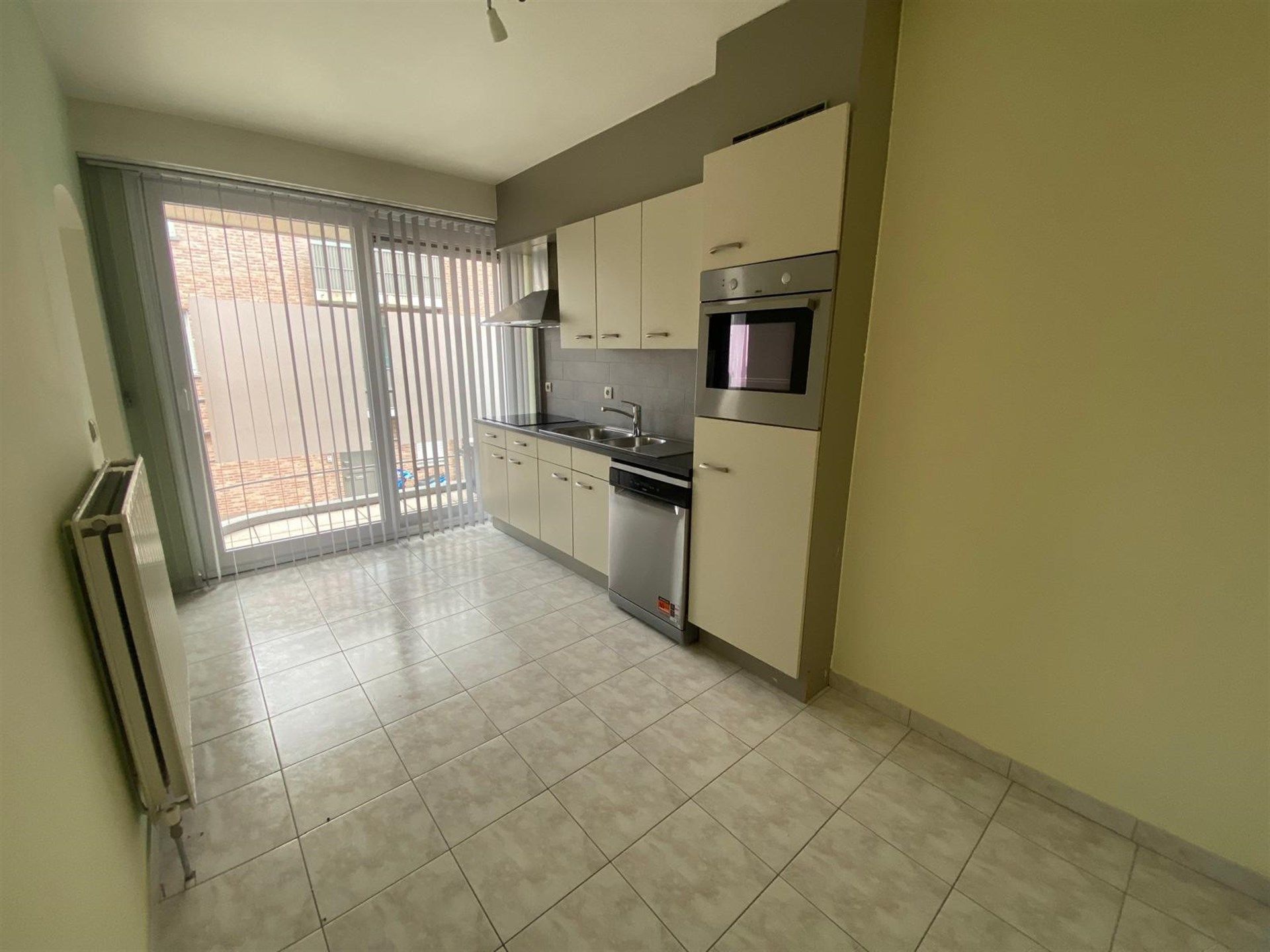 Appartement met één slaapkamer en terras te Aalst foto 4