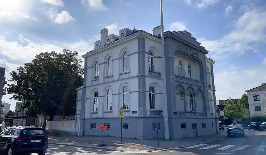 Gemeubelde kantoorruimte met diensten vlakbij het station van Mechelen foto 16