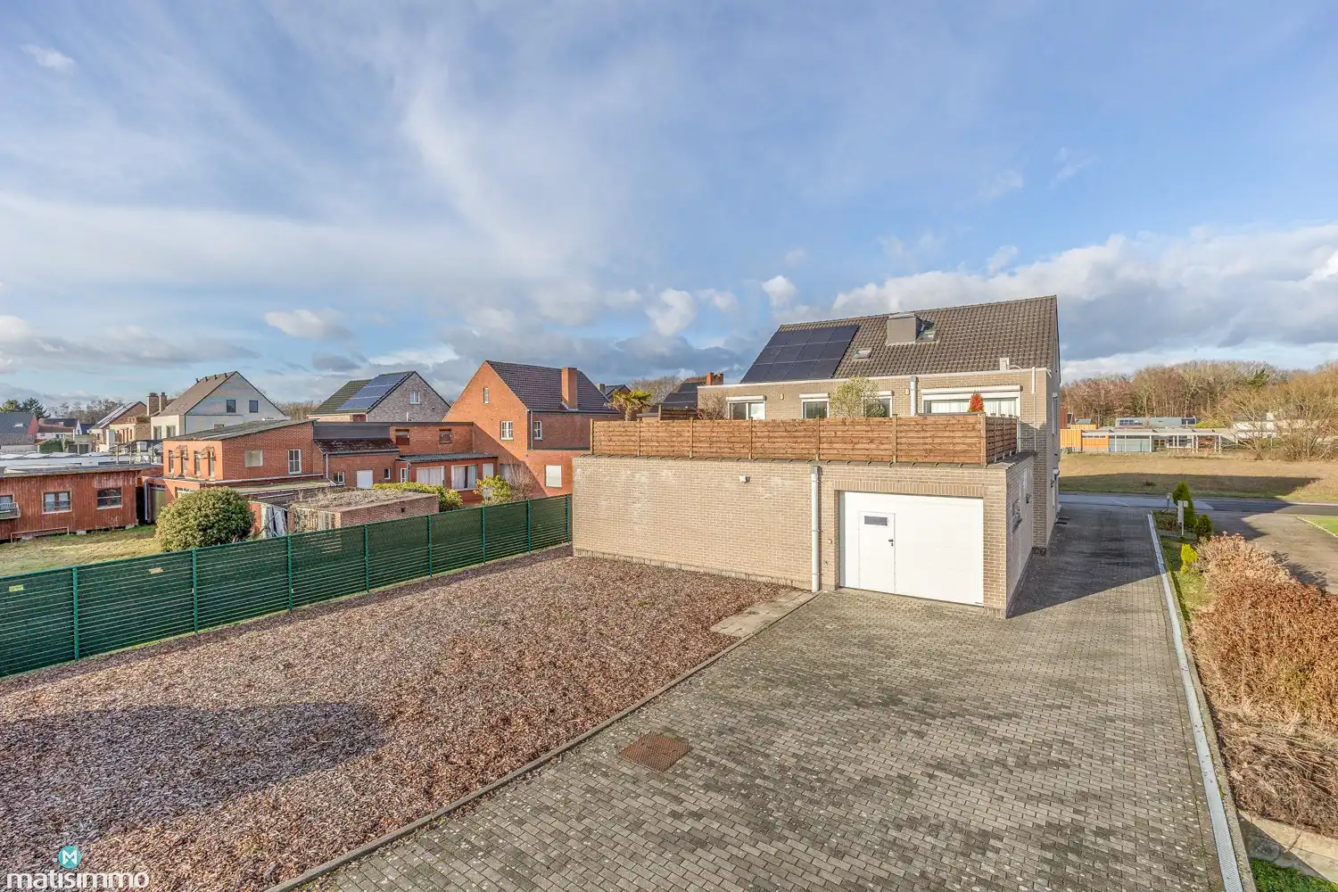 RUIM HANDELSPAND (SHOWROOM/BUREAU EN ZEER GROOT MAGAZIJN) MET VEEL MOGELIJKHEDEN TE BILZEN foto 30