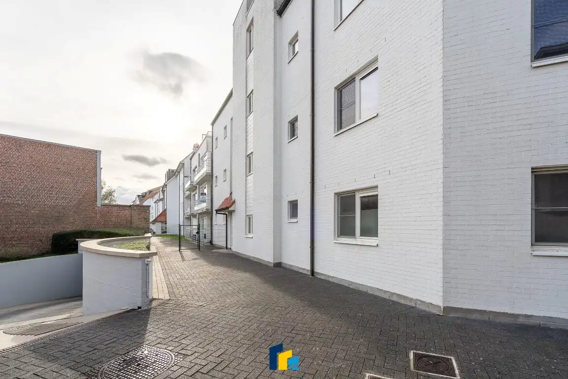 Dubbele, inpandige parkeerplaats – uiterst centraal gelegen foto 8