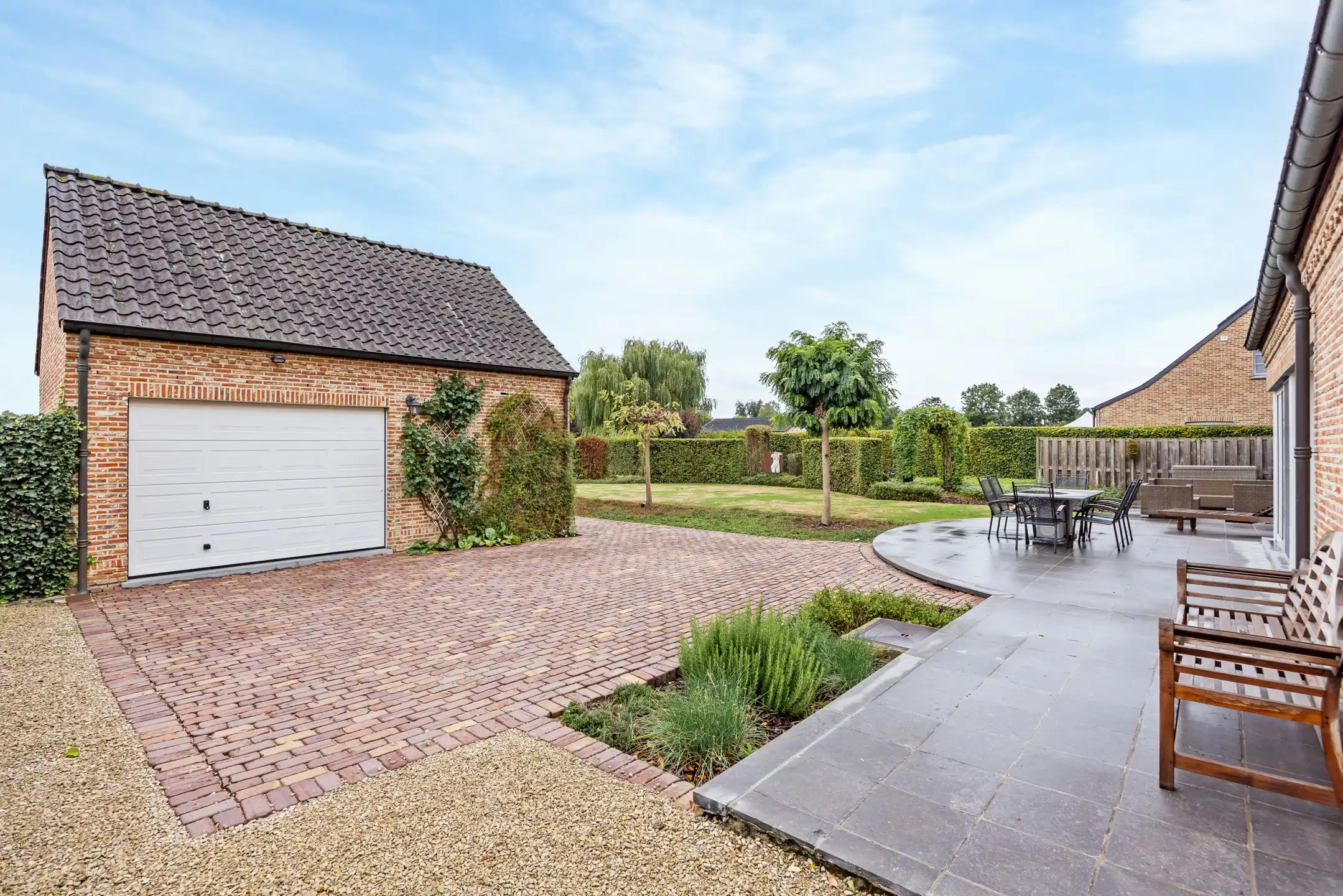 Exclusieve villa met zonnige tuin in Mal foto 34